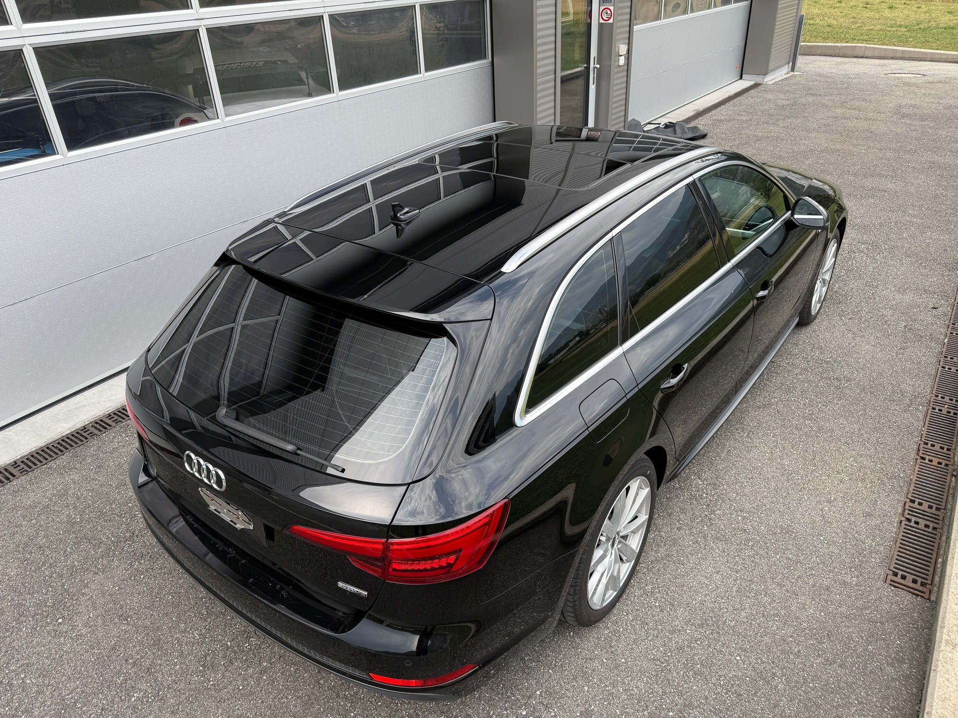 AUDI A4 Avant 3.0 TDI Design quattro S-tronic-image-3