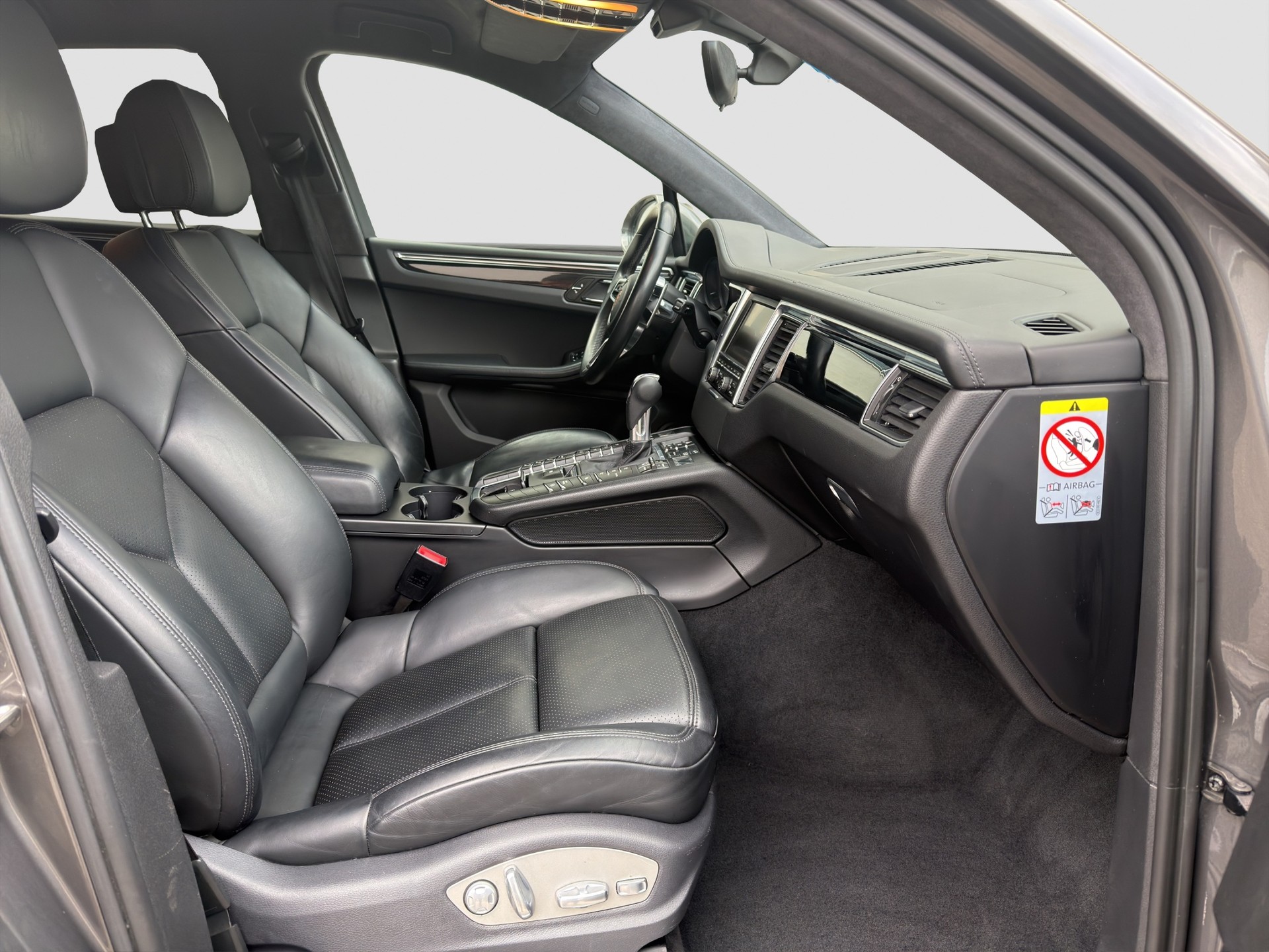 PORSCHE Macan Turbo PDK-image-13