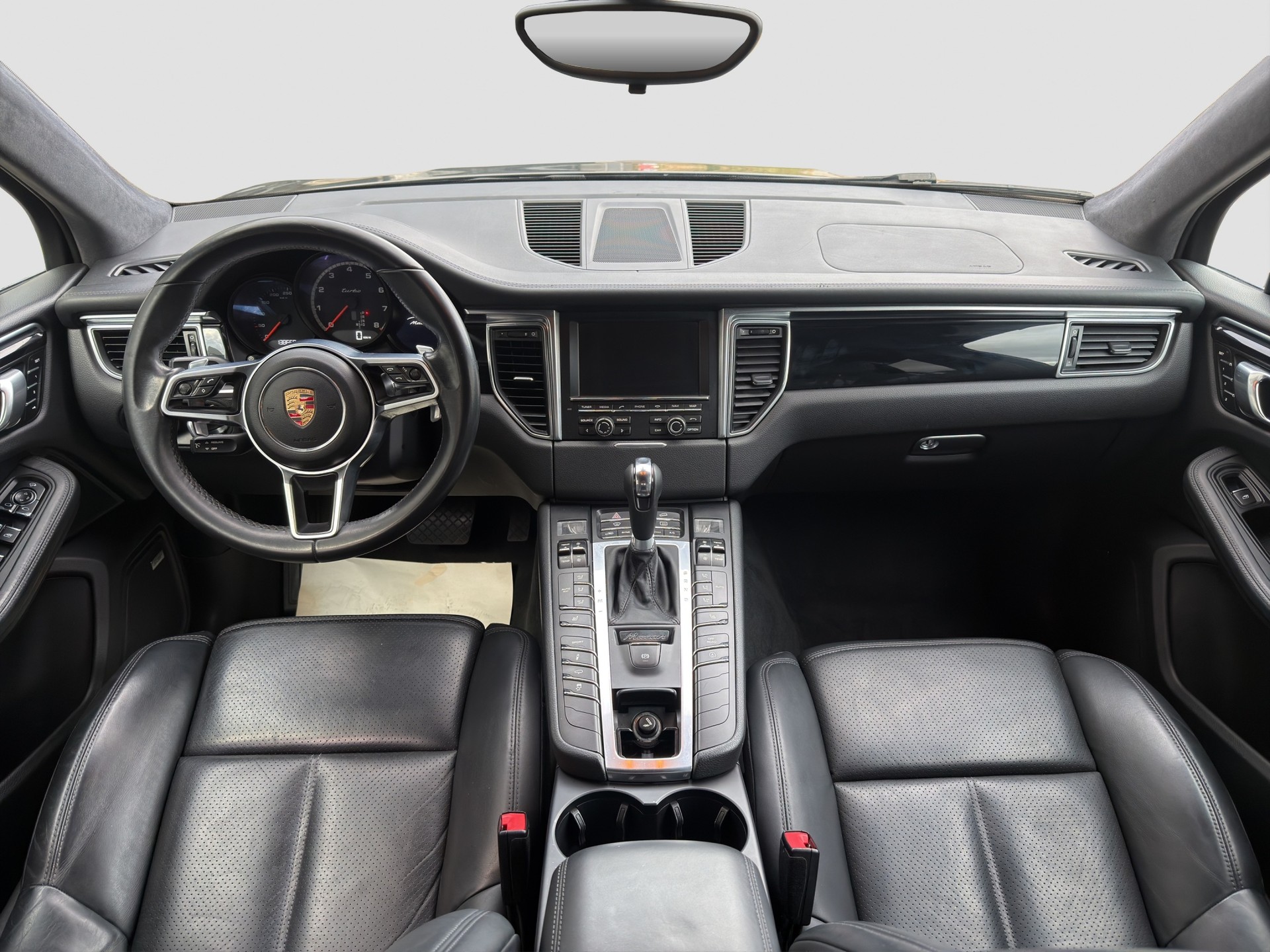 PORSCHE Macan Turbo PDK-image-11