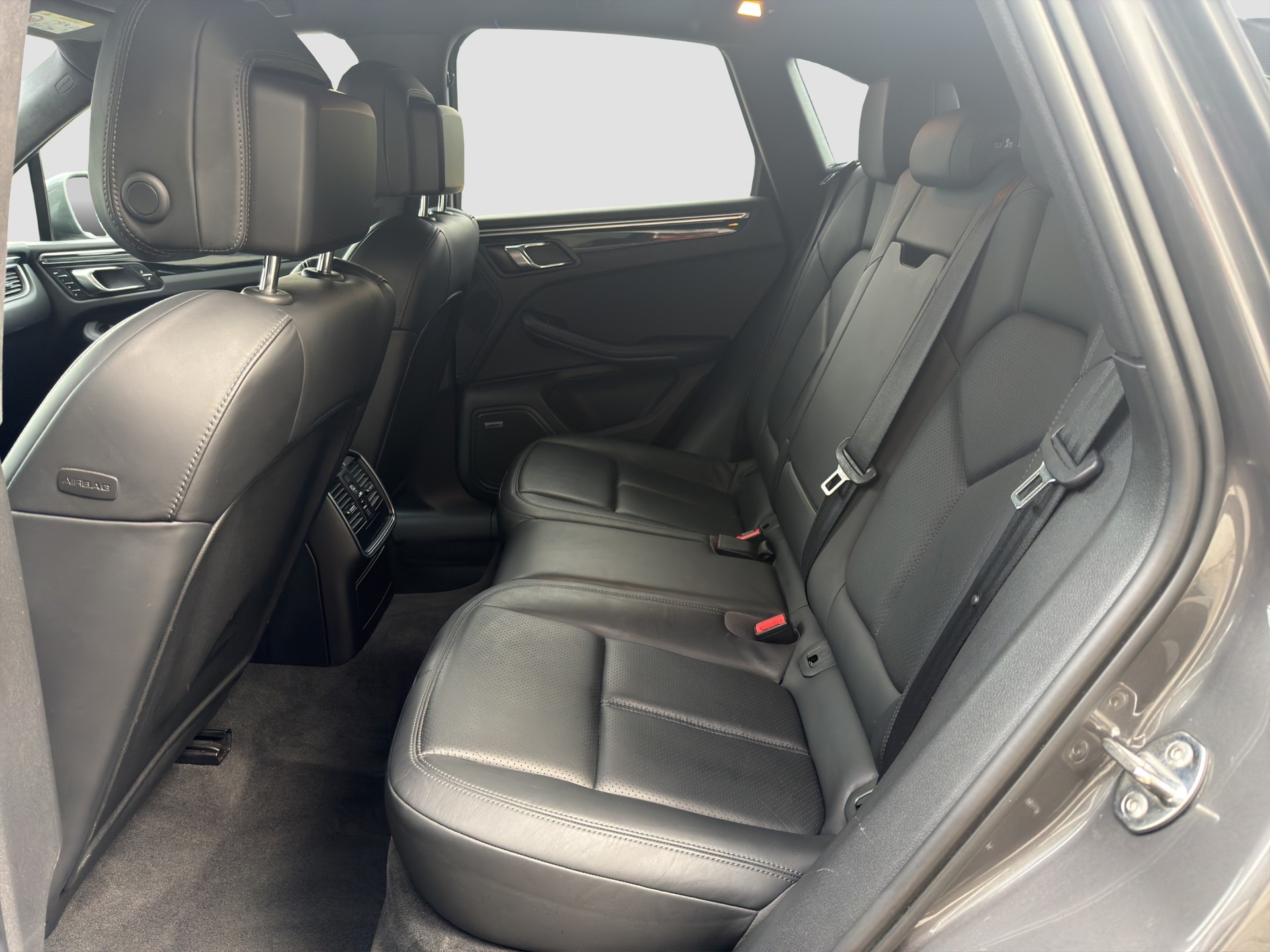 PORSCHE Macan Turbo PDK-image-10
