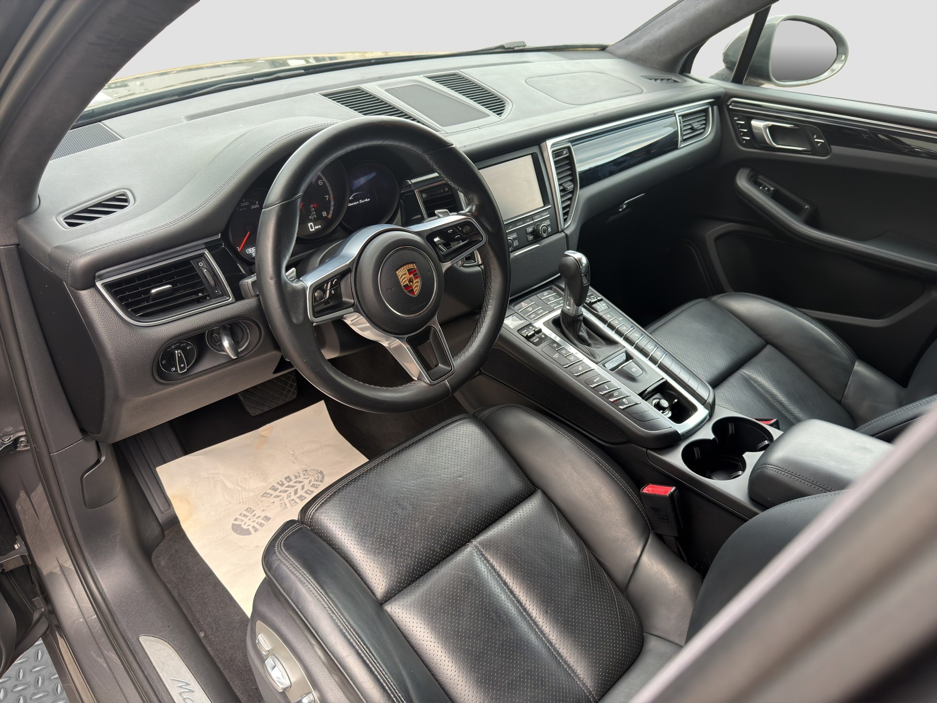 PORSCHE Macan Turbo PDK-image-12