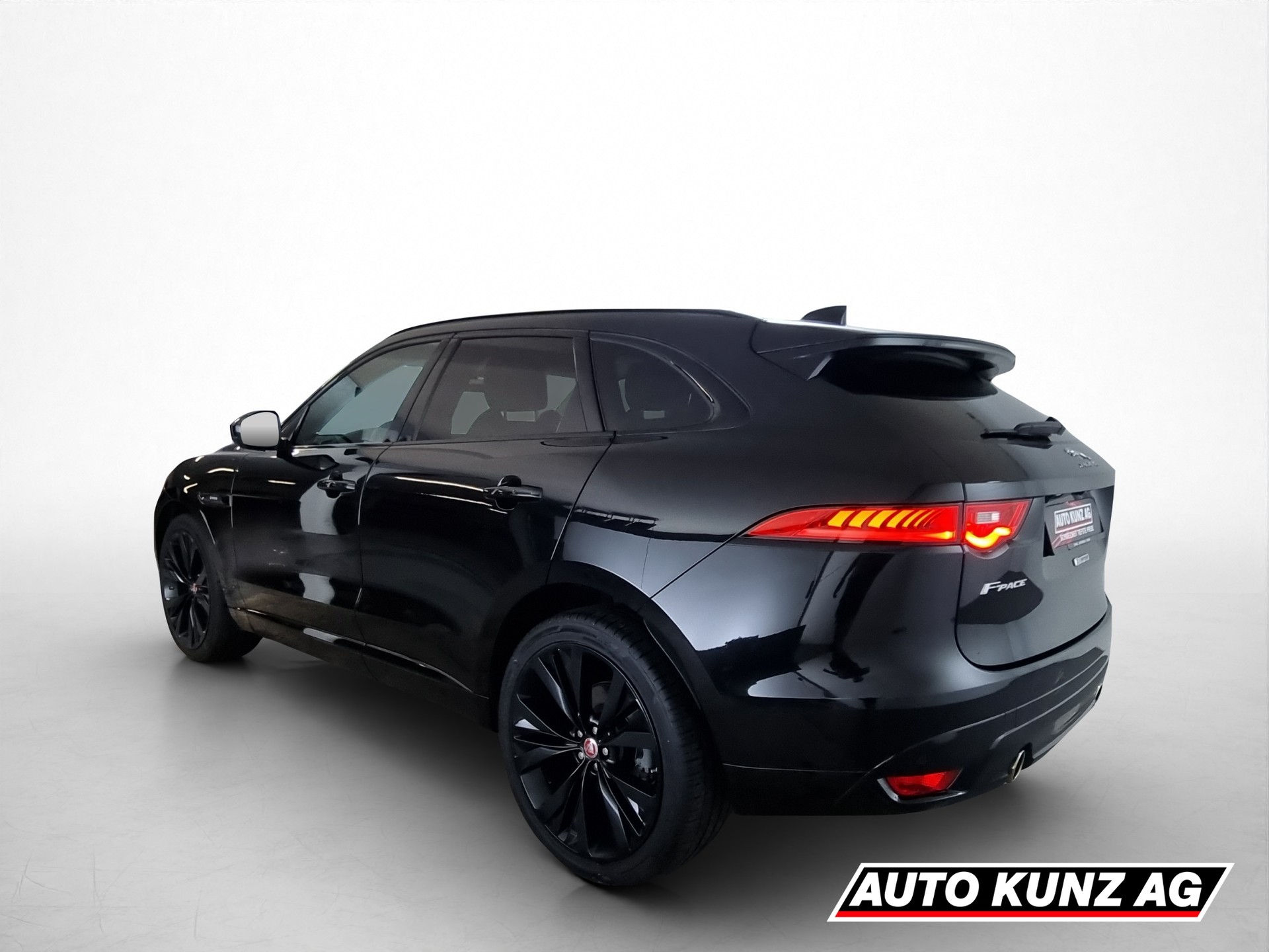 JAGUAR F-Pace 2.0 T 250 R-Sport AWD-image-3