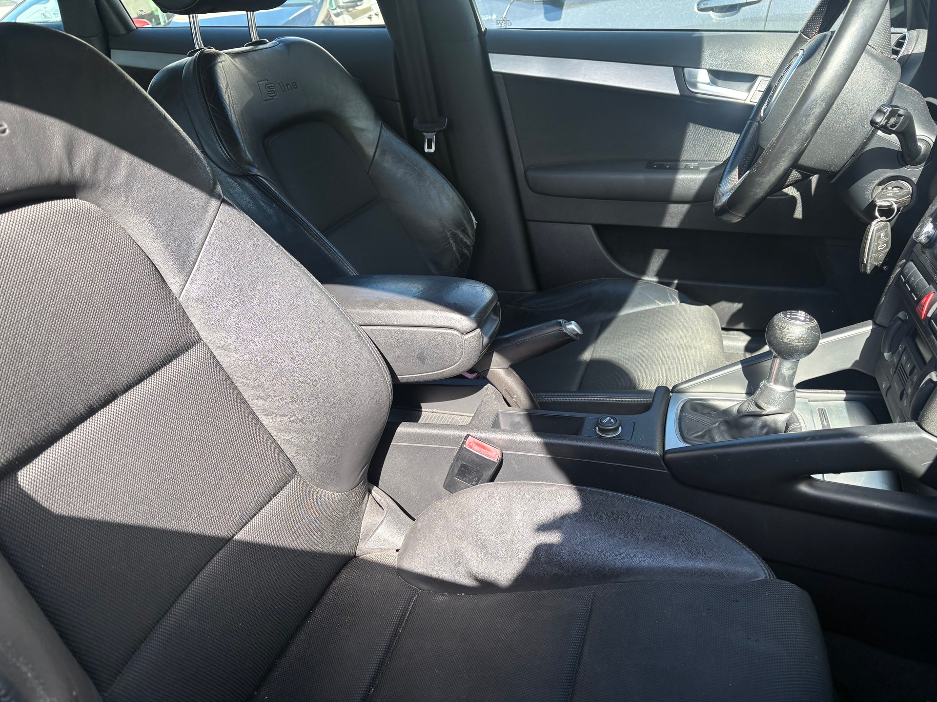 AUDI A3 Sportback 2.0 Turbo FSI Ambiente quattro-image-6
