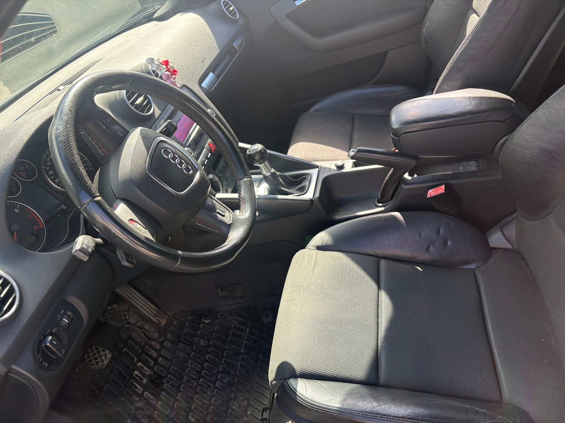 AUDI A3 Sportback 2.0 Turbo FSI Ambiente quattro-image-8