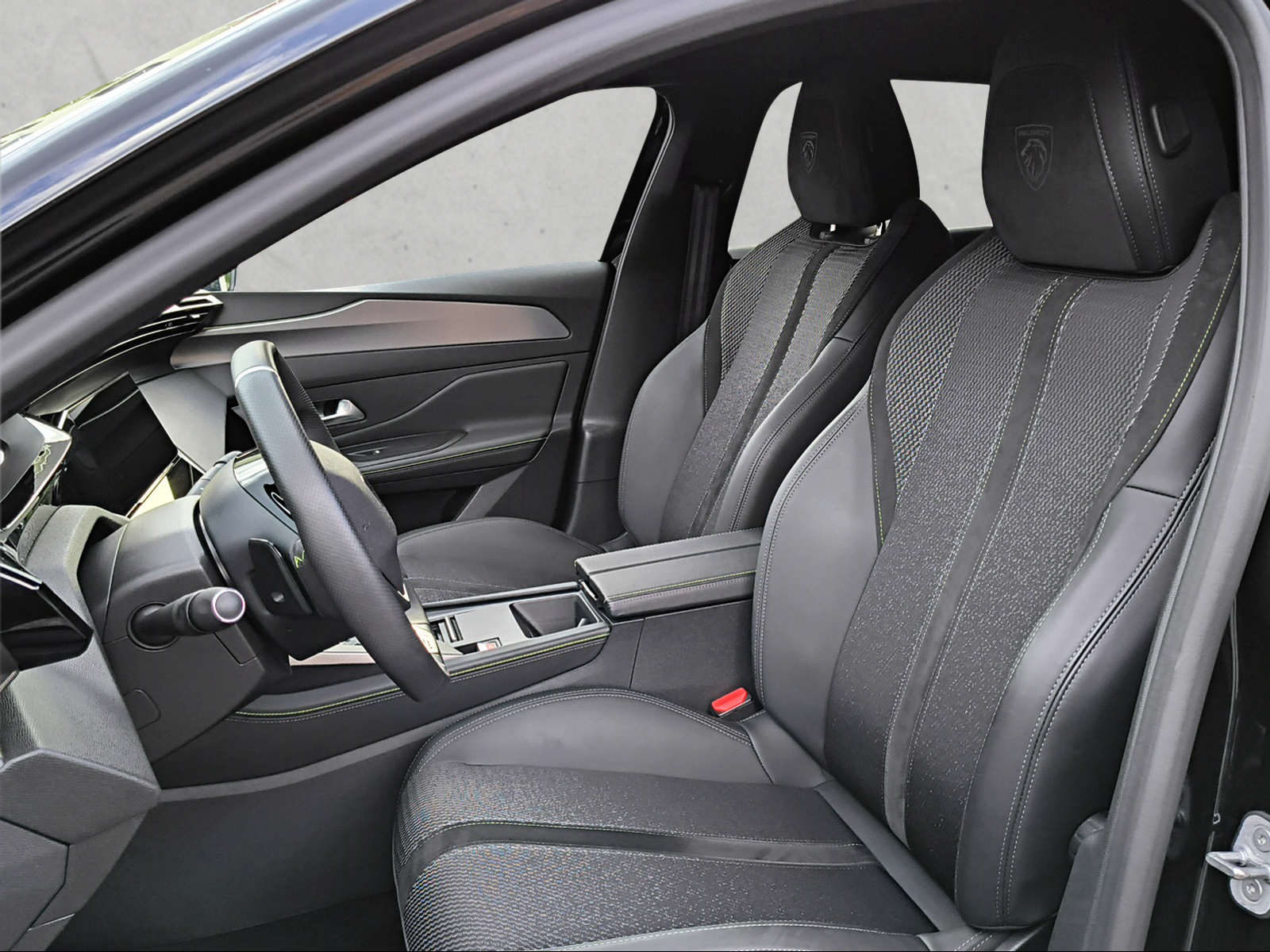 PEUGEOT 308 1.2 Hybrid GT-image-10