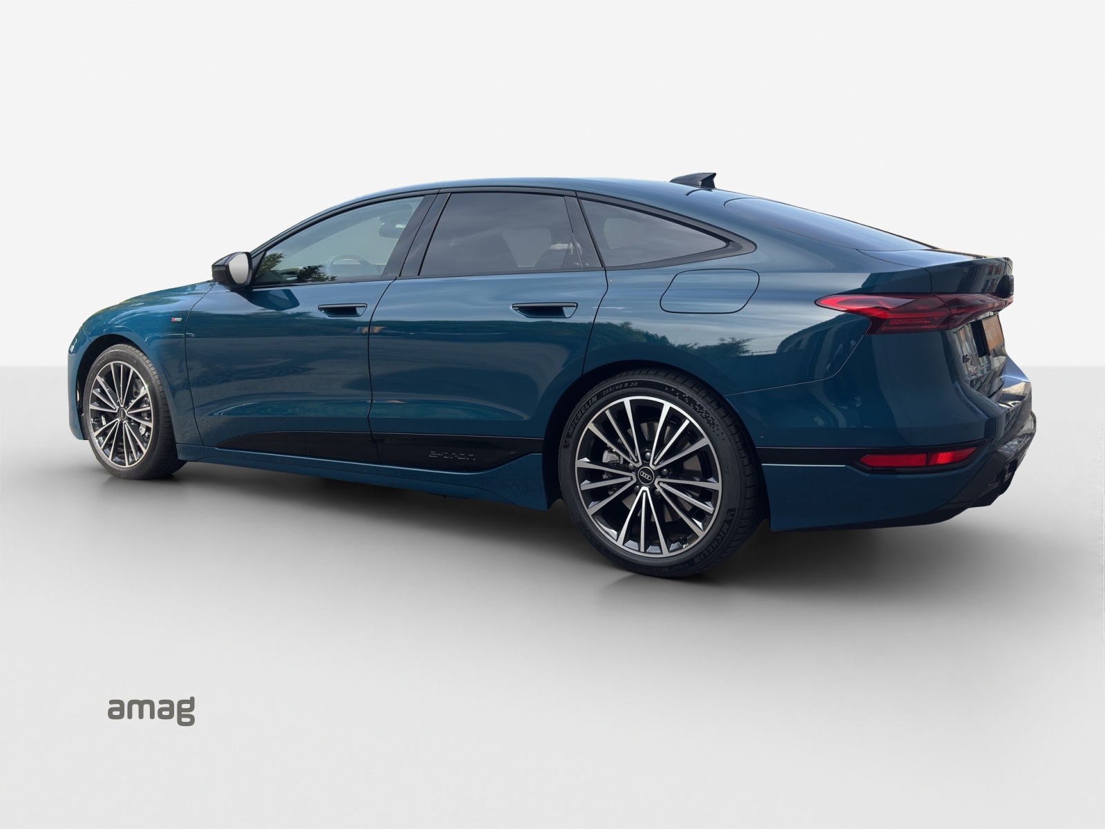 AUDI A6 Sportback e-tron quattro-image-2