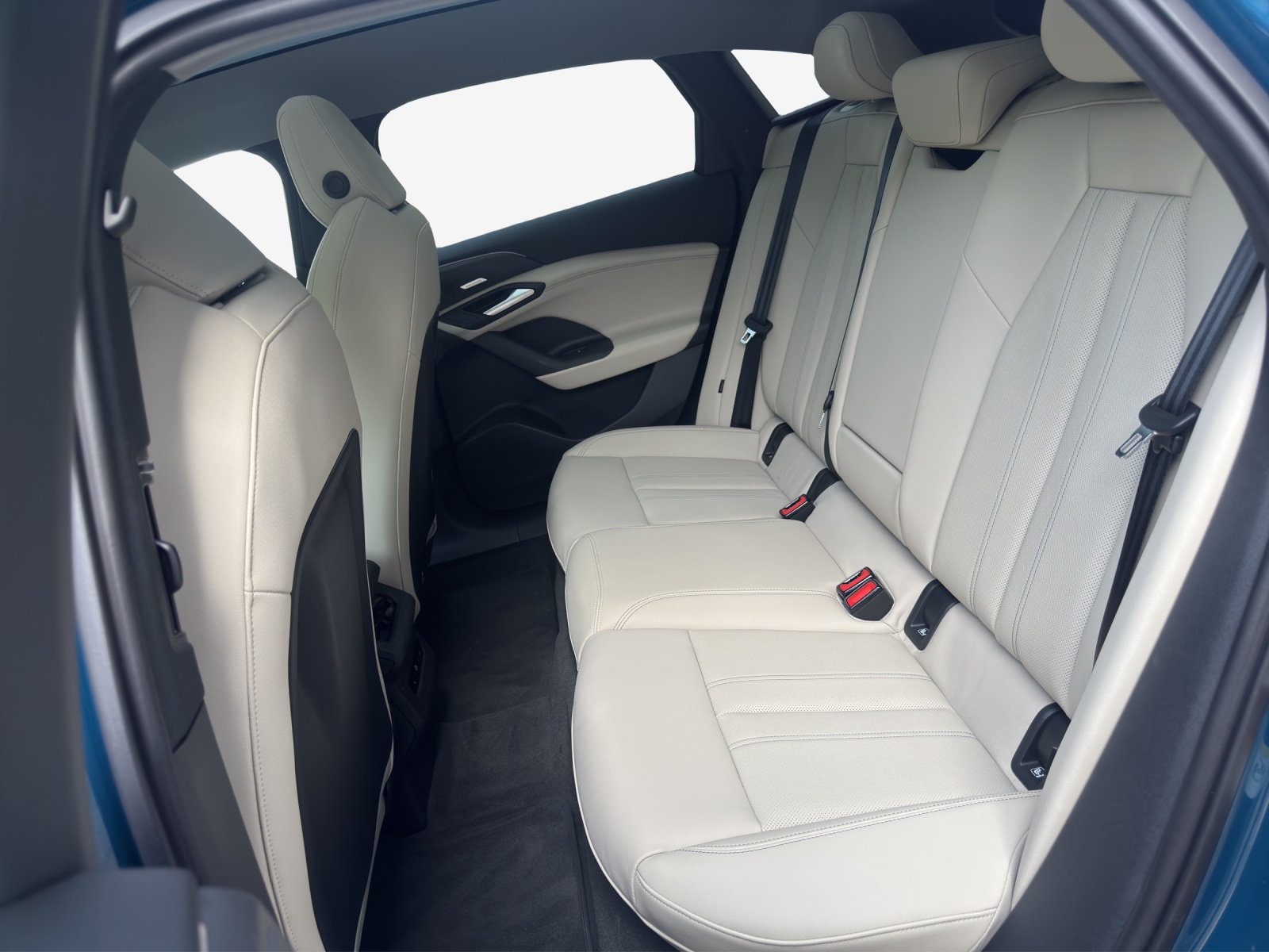 AUDI A6 Sportback e-tron quattro-image-11