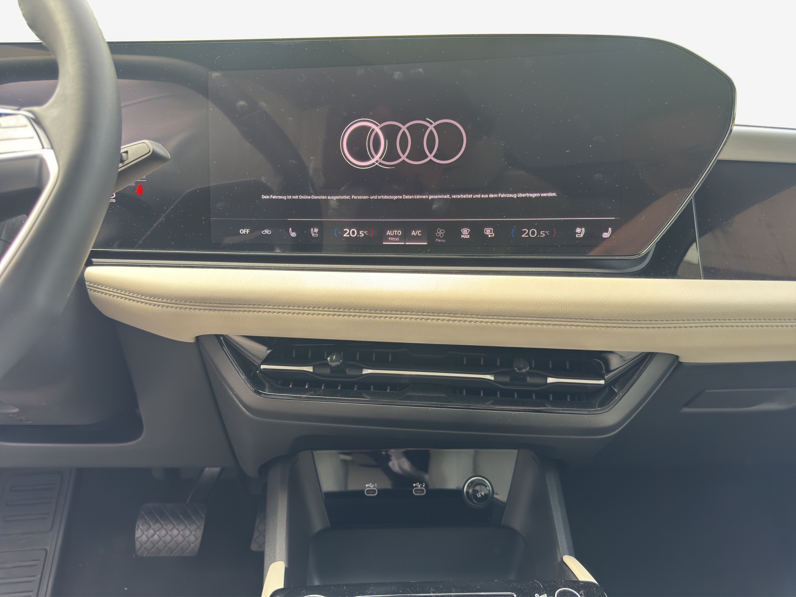 AUDI A6 Sportback e-tron quattro-image-10