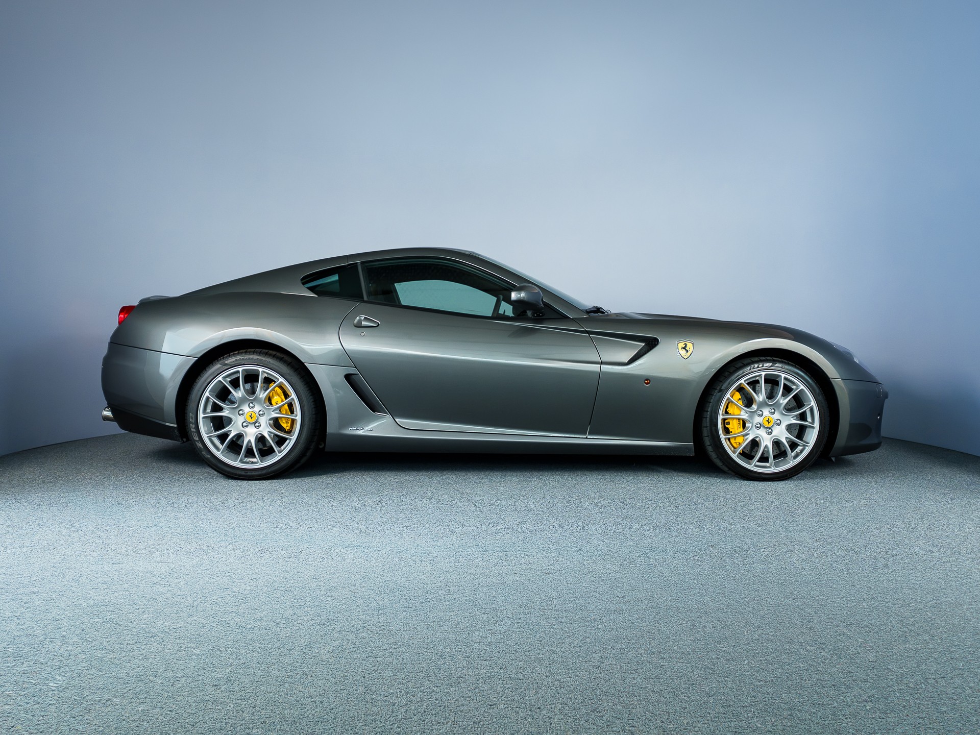 FERRARI 599 GTB-image-7