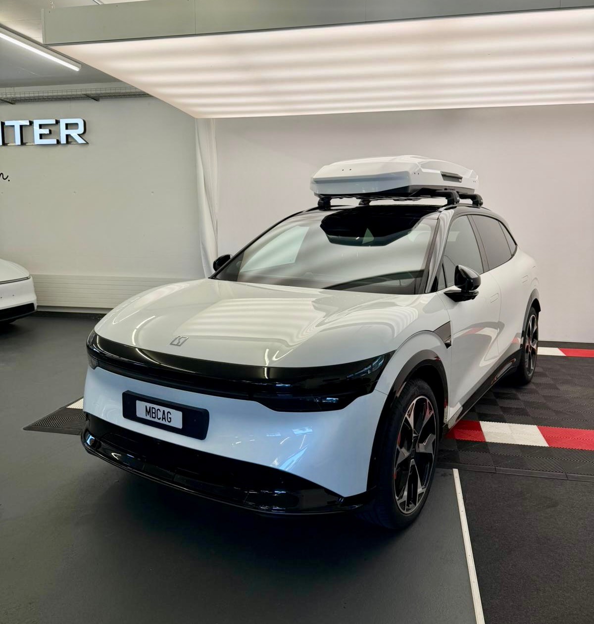 ZEEKR 7X Privilege 100kWh, Comfort & Cockpitpaket, "Crystal White" 10J / 200'000km Werksgarantie-image-0