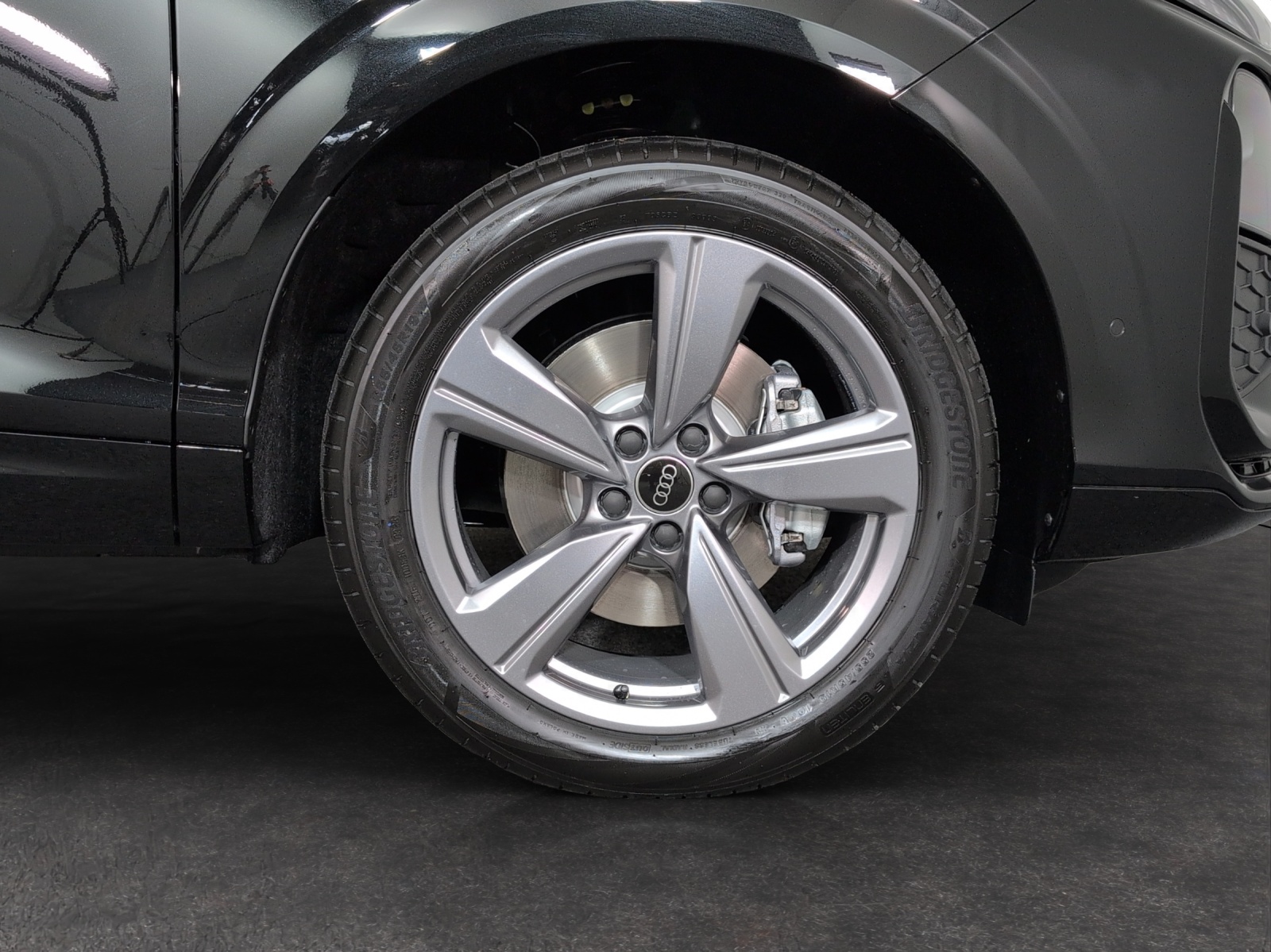 AUDI Q3 SUV TFSI quattro 150 kW S tronic-image-4