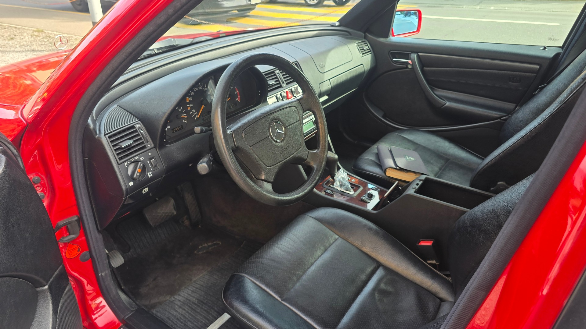 MERCEDES-BENZ C 220 CDI Classic-image-10