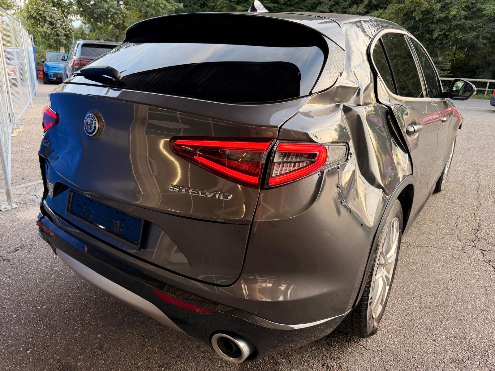 ALFA ROMEO Stelvio 2.0 Veloce Q4 Automatic-image-3