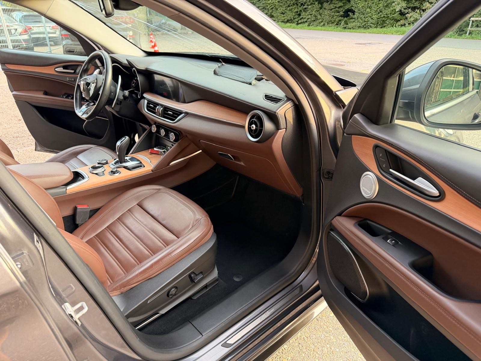 ALFA ROMEO Stelvio 2.0 Veloce Q4 Automatic-image-13