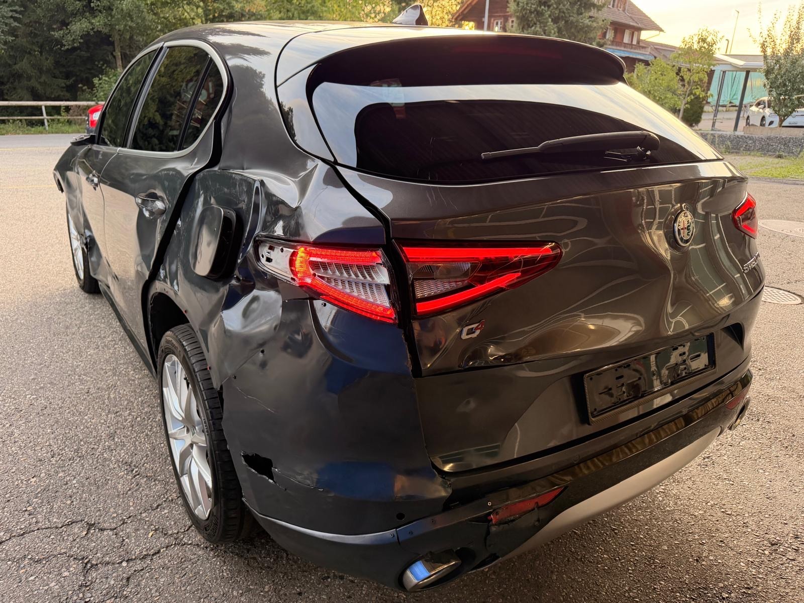 ALFA ROMEO Stelvio 2.0 Veloce Q4 Automatic-image-4
