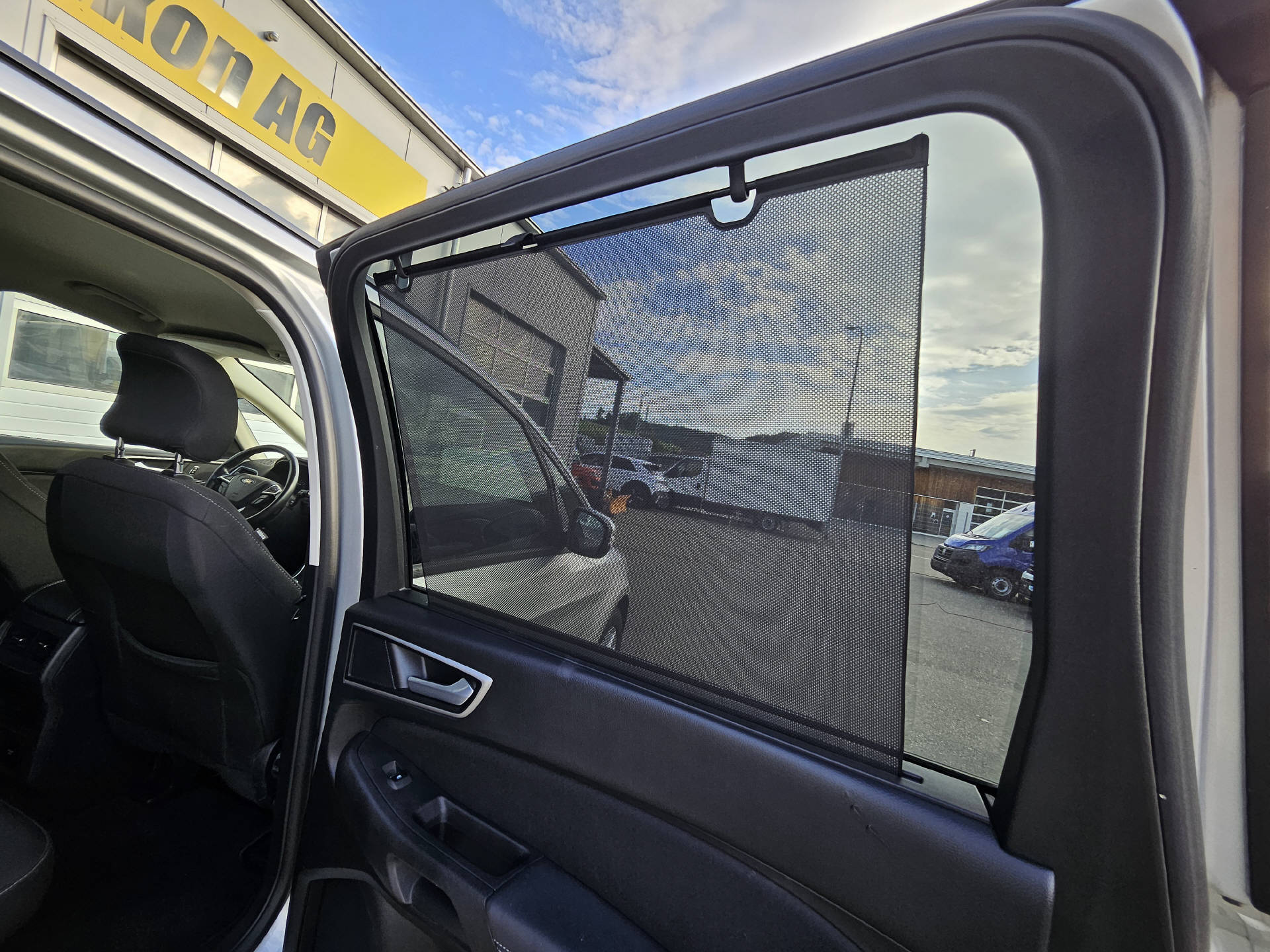 FORD Galaxy 2.0 TDCi 150 Trend * 8- fach bereift * Frisch ab Service * Inkl. Garantie *-image-19