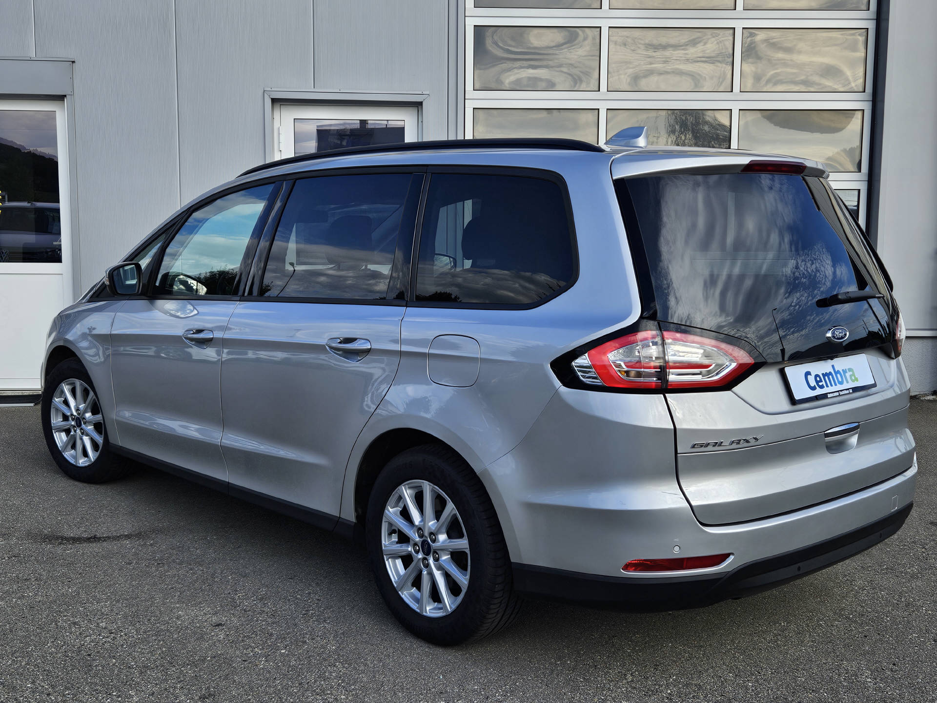 FORD Galaxy 2.0 TDCi 150 Trend * 8- fach bereift * Frisch ab Service * Inkl. Garantie *-image-7