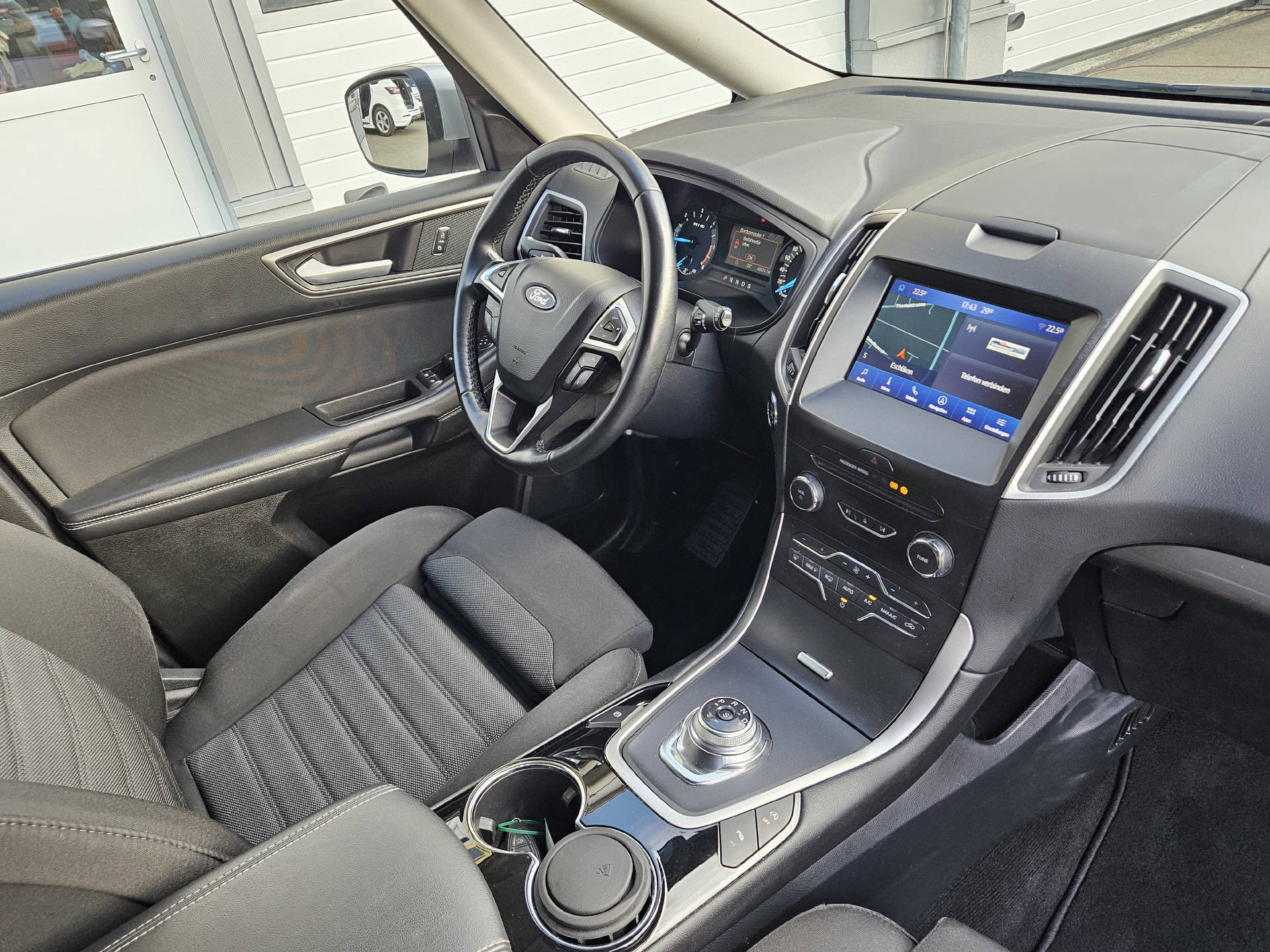 FORD Galaxy 2.0 TDCi 150 Trend * 8- fach bereift * Frisch ab Service * Inkl. Garantie *-image-16
