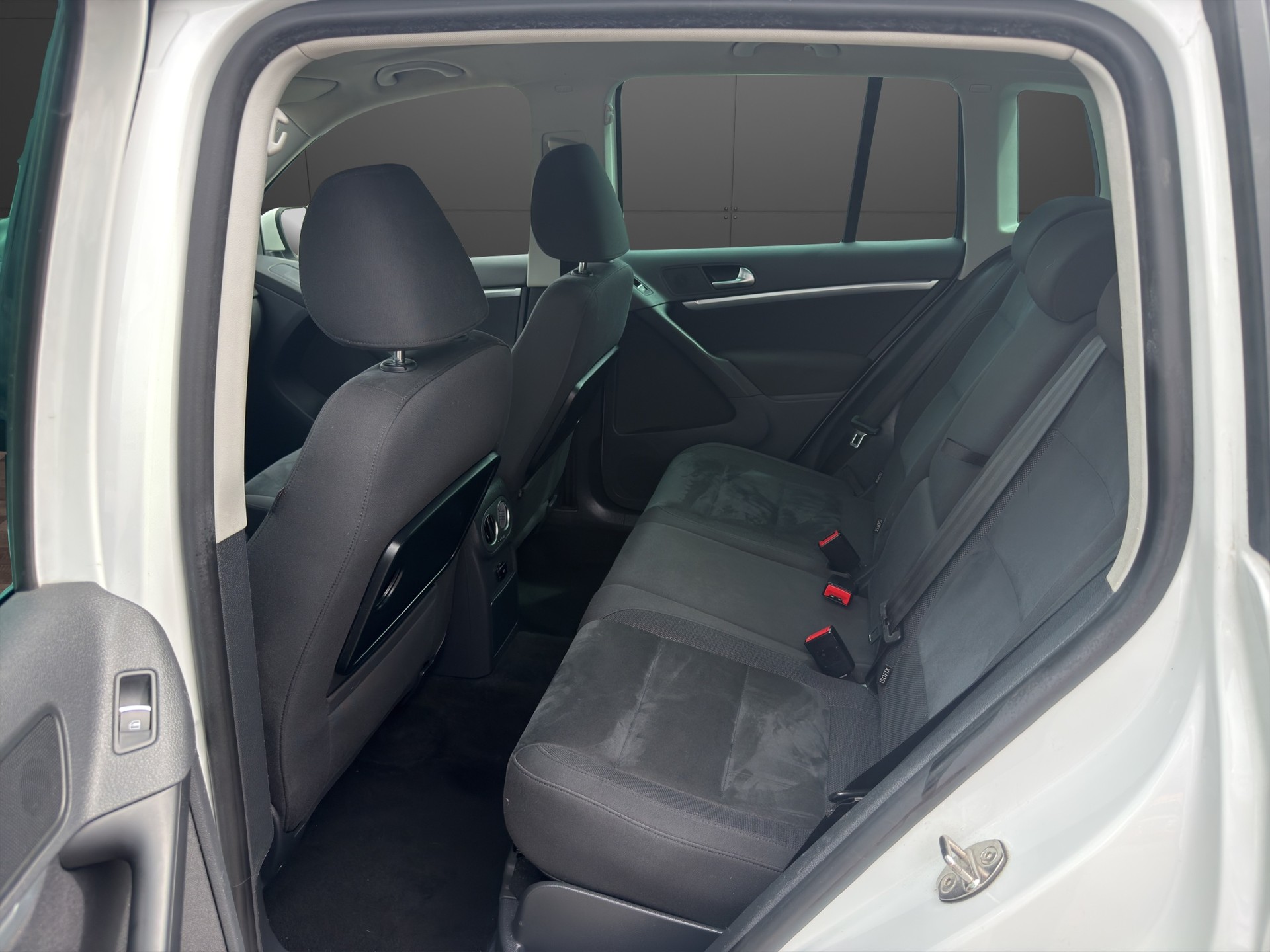 VW Tiguan 2.0 TSI Design 4Motion DSG-image-21