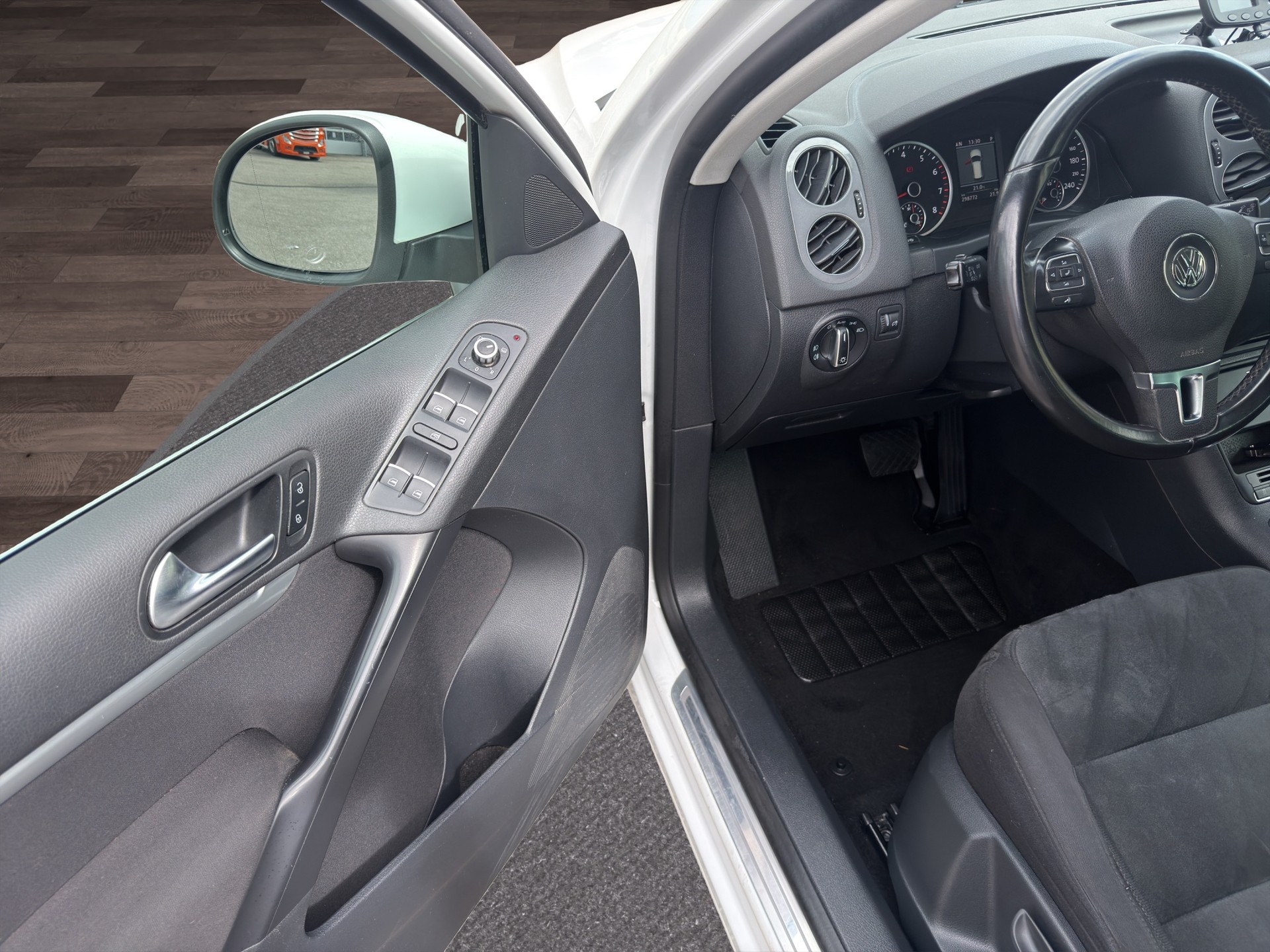 VW Tiguan 2.0 TSI Design 4Motion DSG-image-19