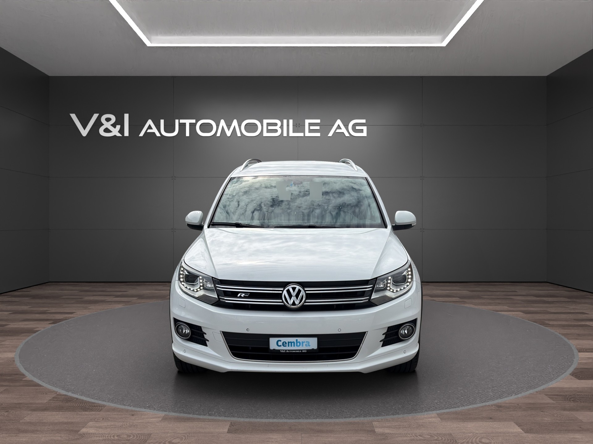 VW Tiguan 2.0 TSI Design 4Motion DSG-image-2