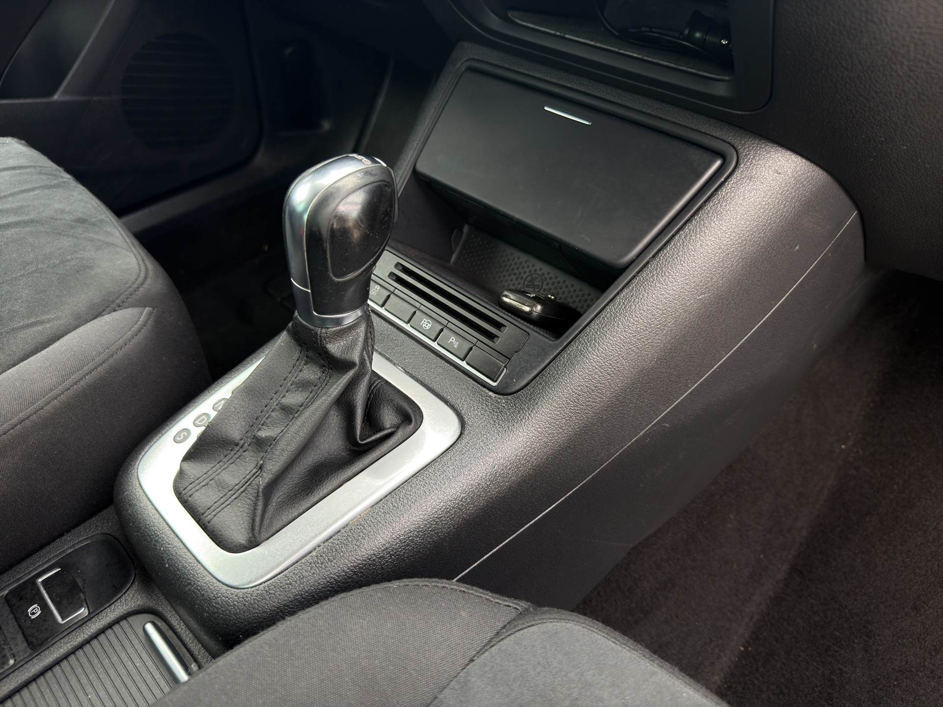 VW Tiguan 2.0 TSI Design 4Motion DSG-image-17