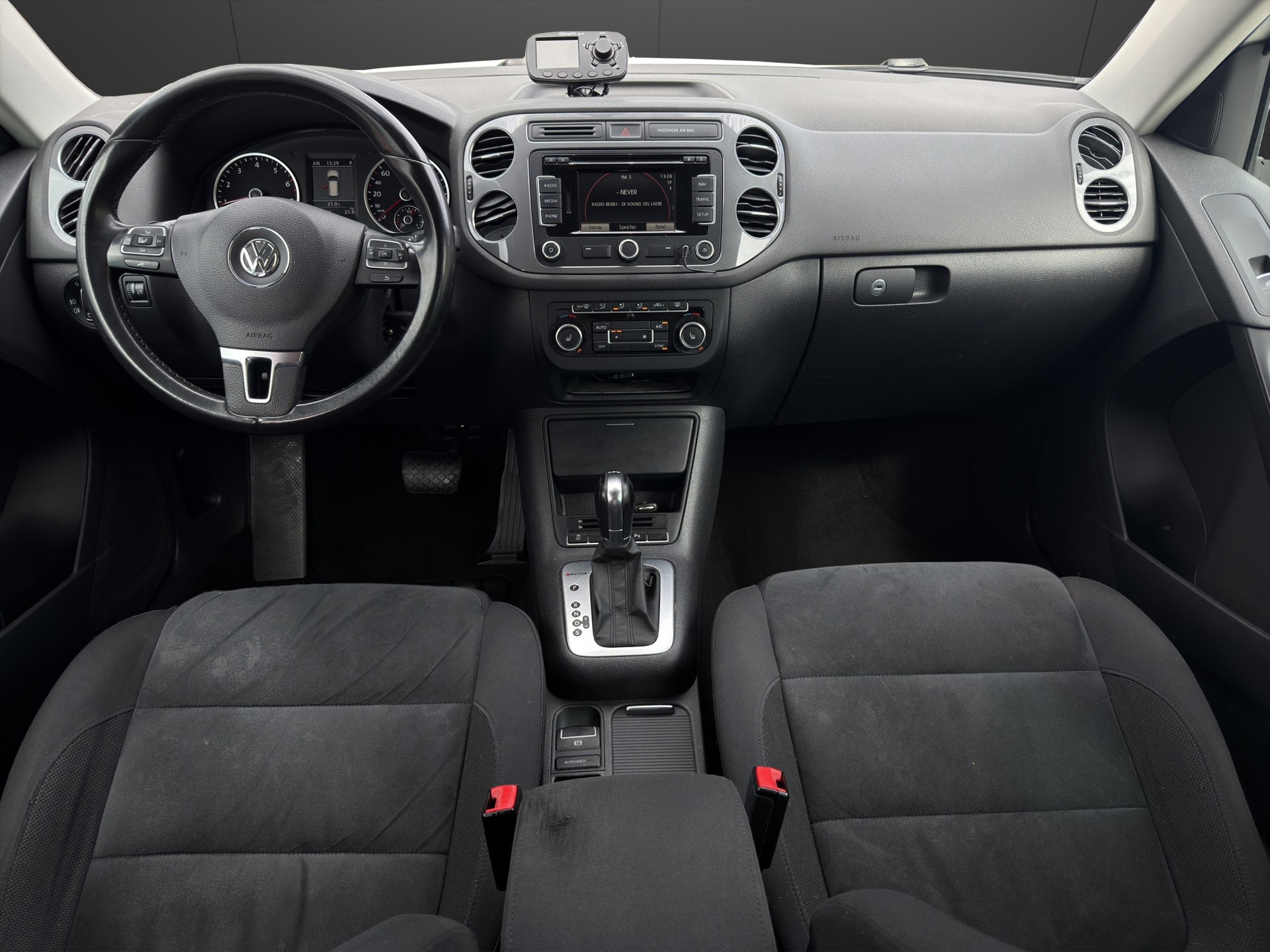 VW Tiguan 2.0 TSI Design 4Motion DSG-image-10