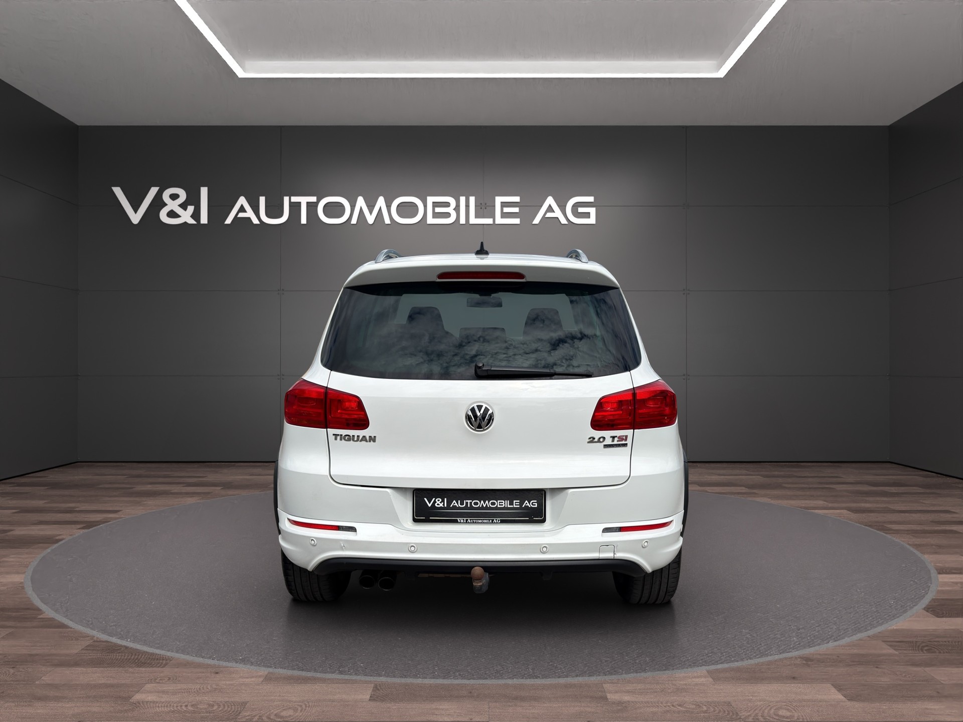VW Tiguan 2.0 TSI Design 4Motion DSG-image-5