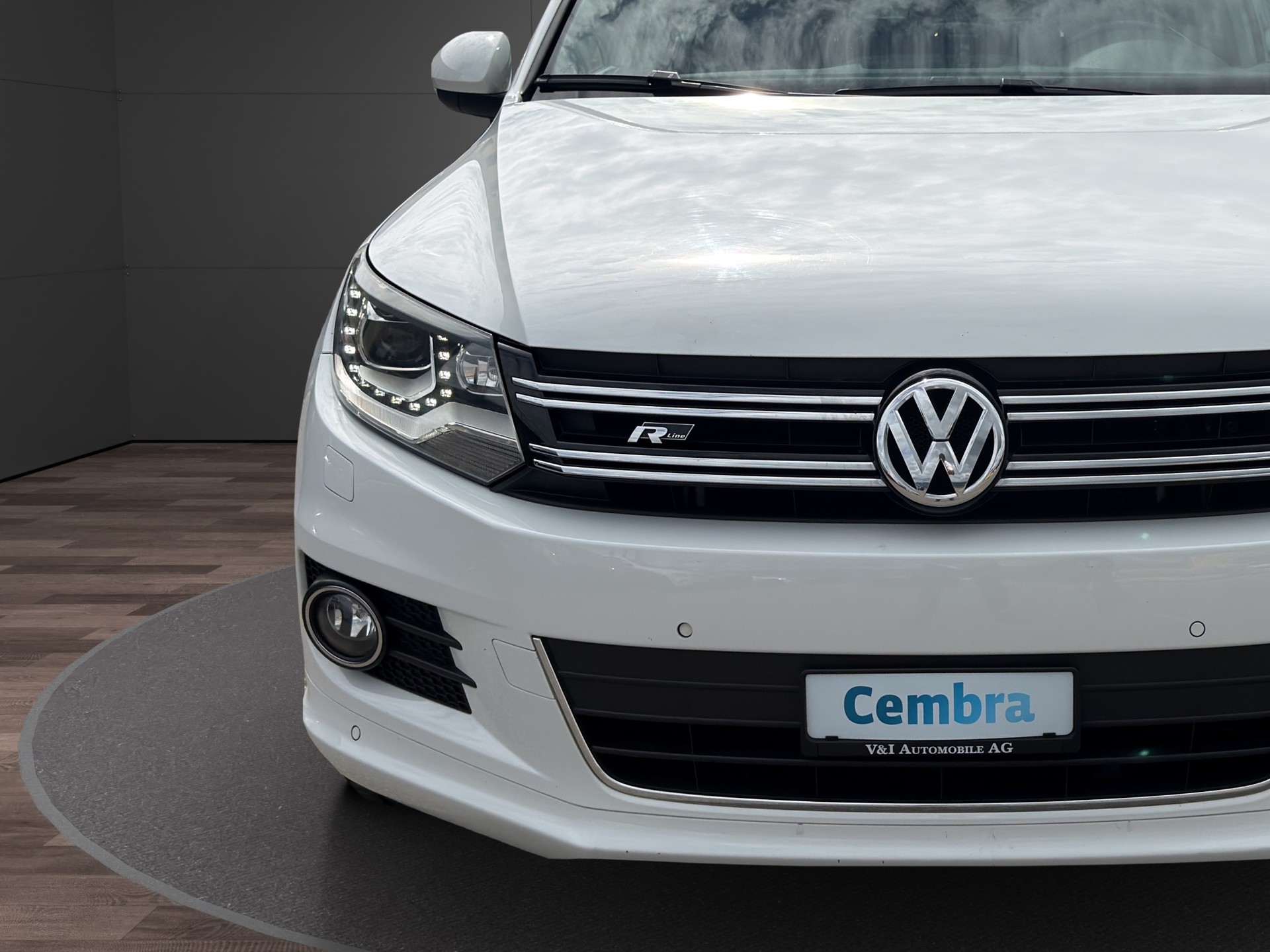 VW Tiguan 2.0 TSI Design 4Motion DSG-image-8