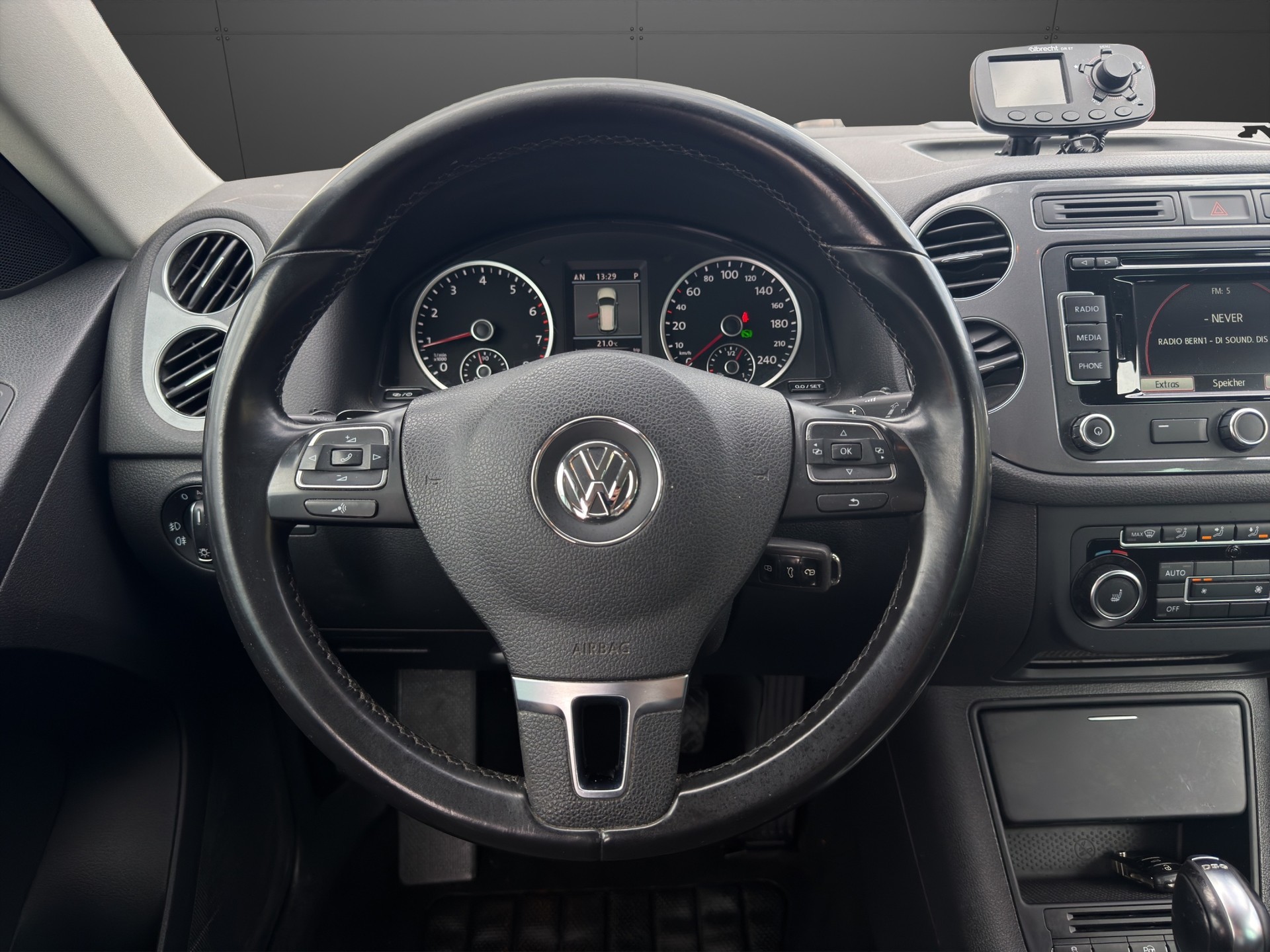 VW Tiguan 2.0 TSI Design 4Motion DSG-image-11