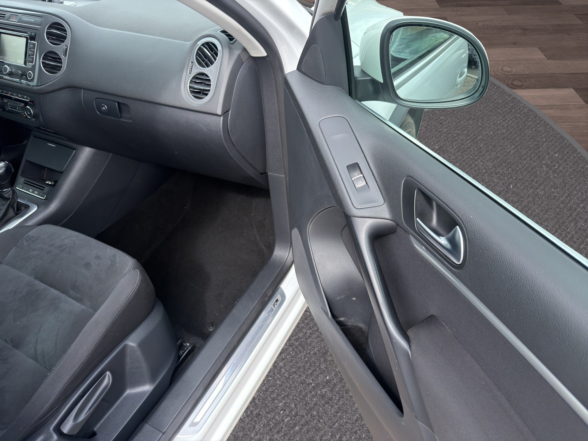 VW Tiguan 2.0 TSI Design 4Motion DSG-image-20