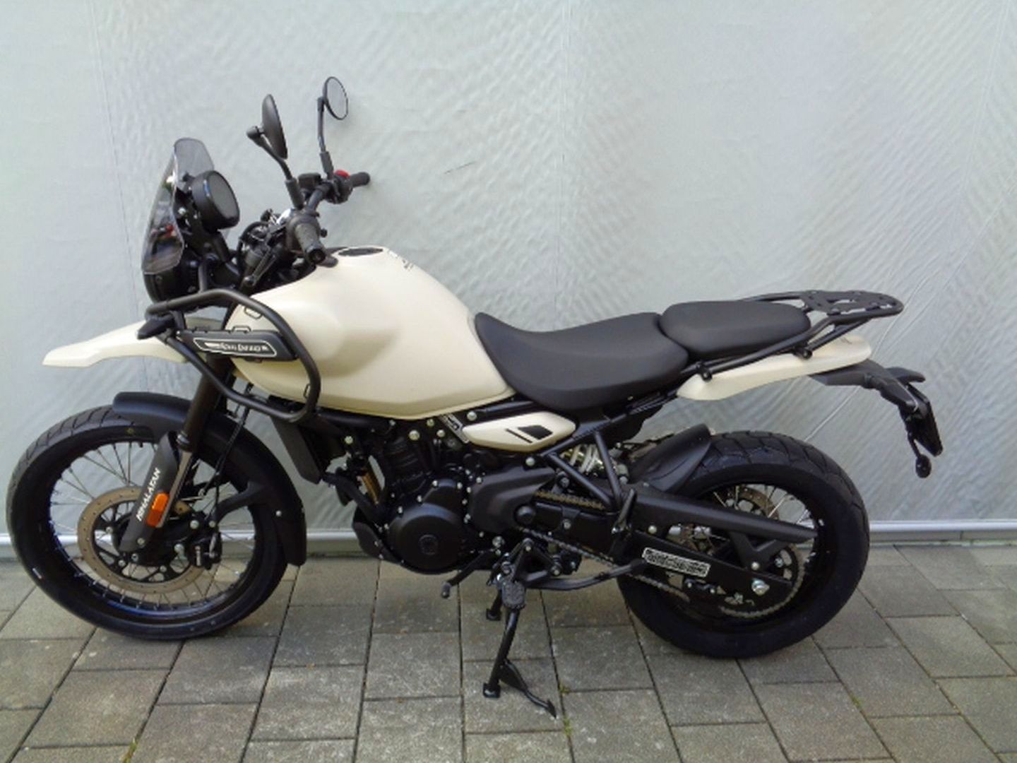 ROYAL ENFIELD HIMALAYAN 452