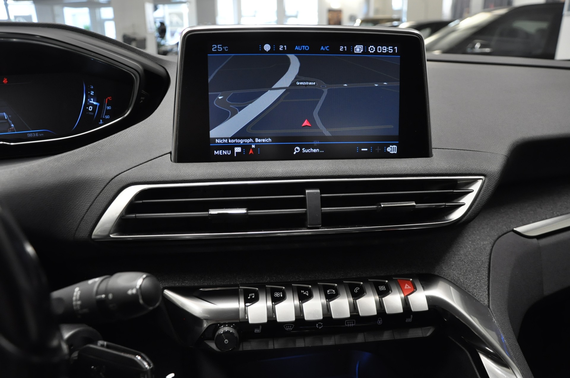 PEUGEOT 3008 1.5 BlueHDi Business Line EAT-image-17