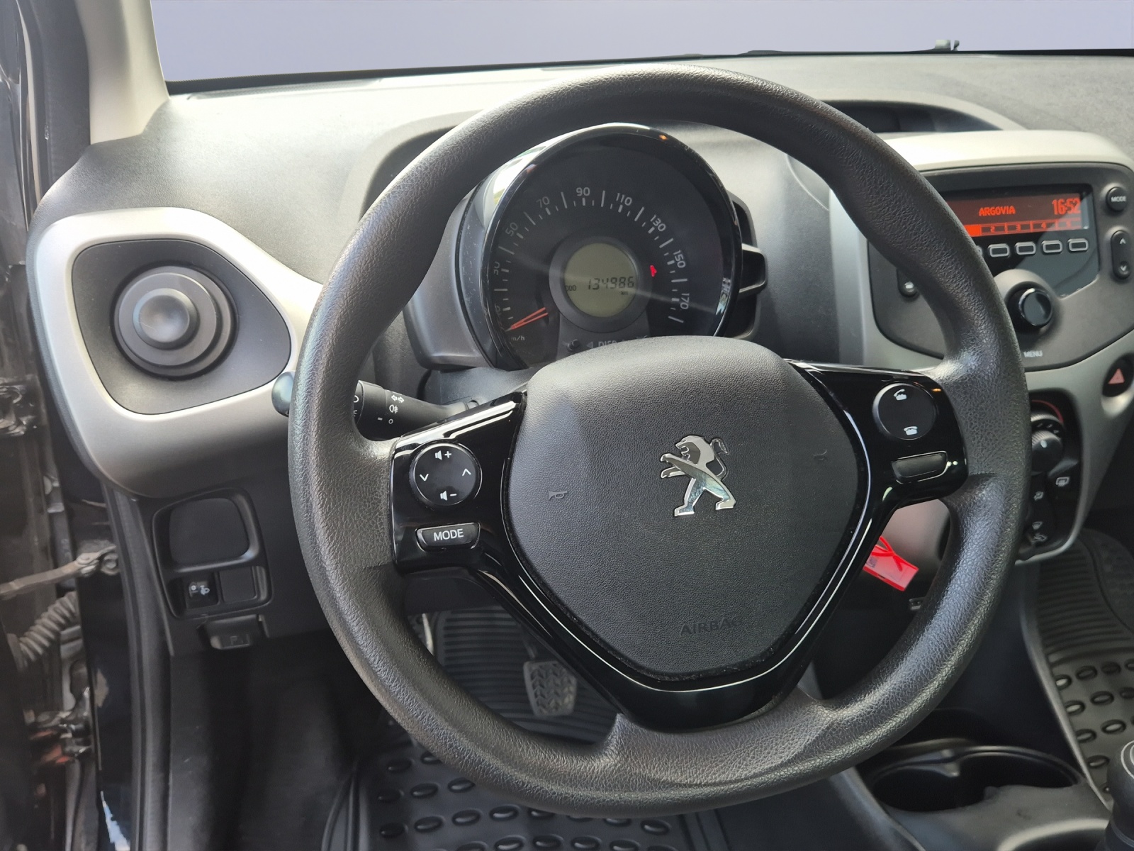 PEUGEOT 108 1.0 VTi Access-image-9