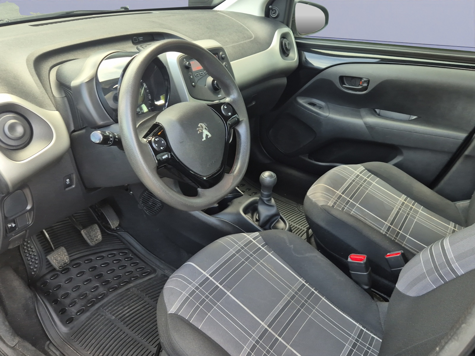 PEUGEOT 108 1.0 VTi Access-image-10