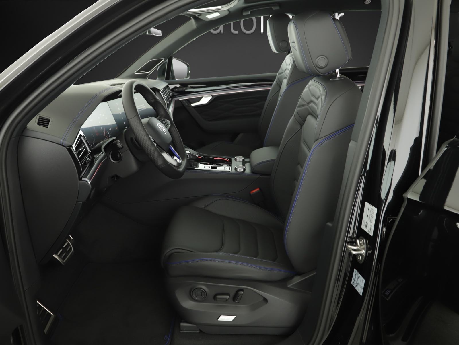 VW Touareg 3.0 TSI eHybrid R Tiptronic-image-7
