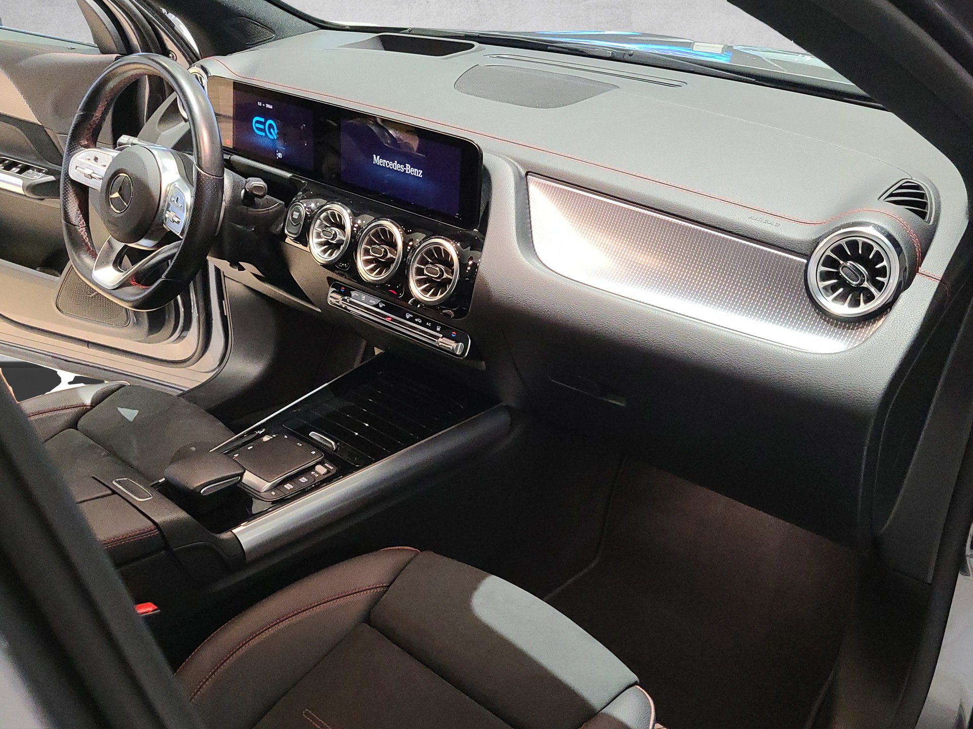 MERCEDES-BENZ EQA 300 AMG 4M Swiss Star-image-7