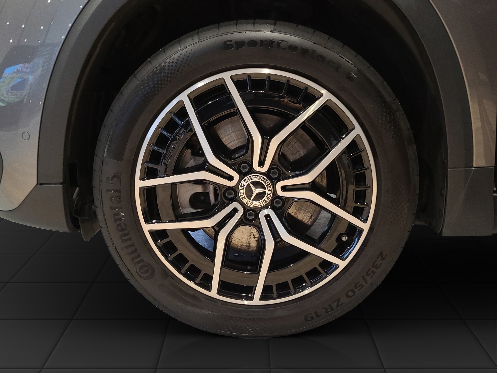 MERCEDES-BENZ EQA 300 AMG 4M Swiss Star-image-8