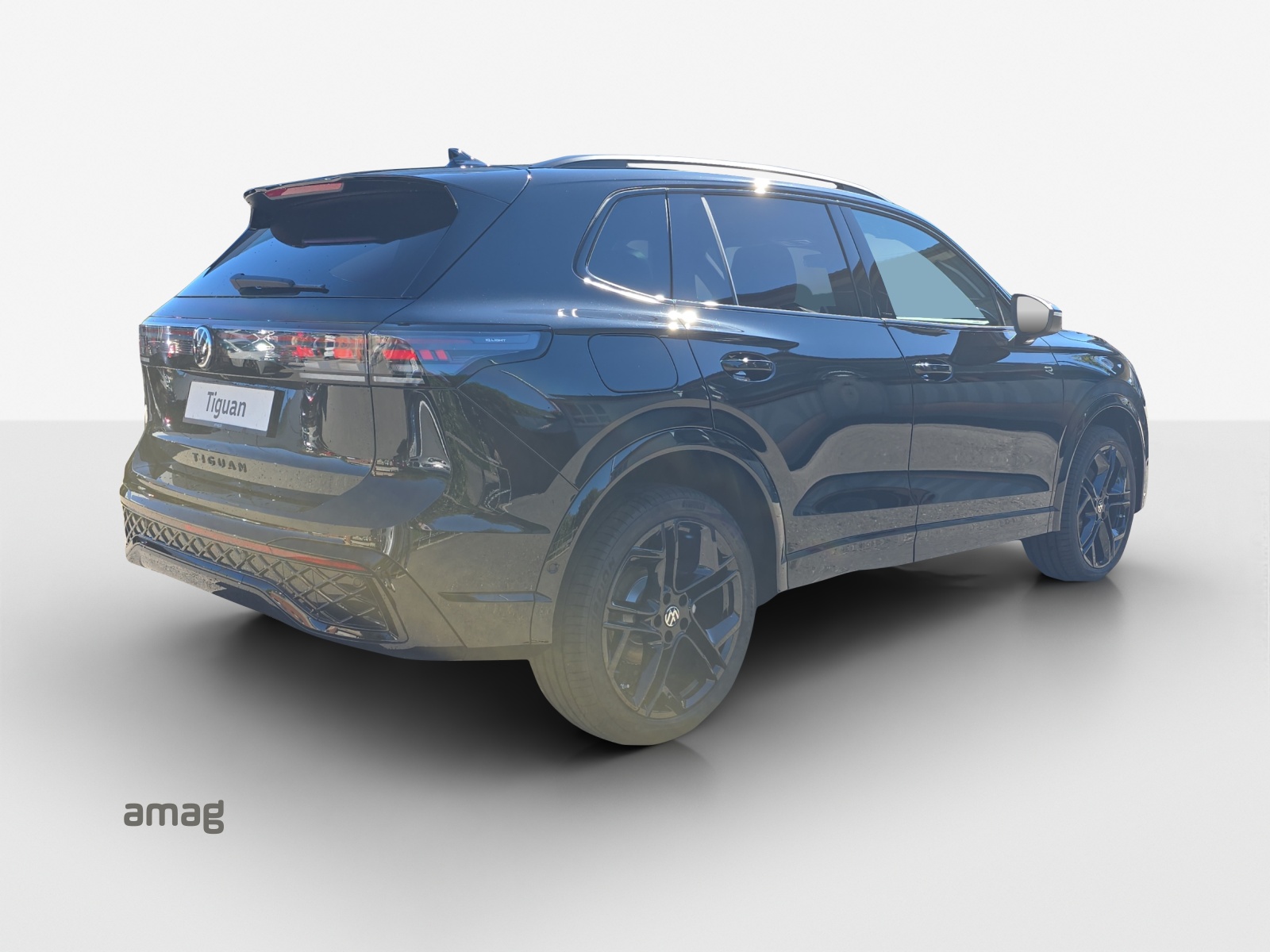 VW Tiguan 2.0 TSI DSG R-Line United 4Motion-image-4