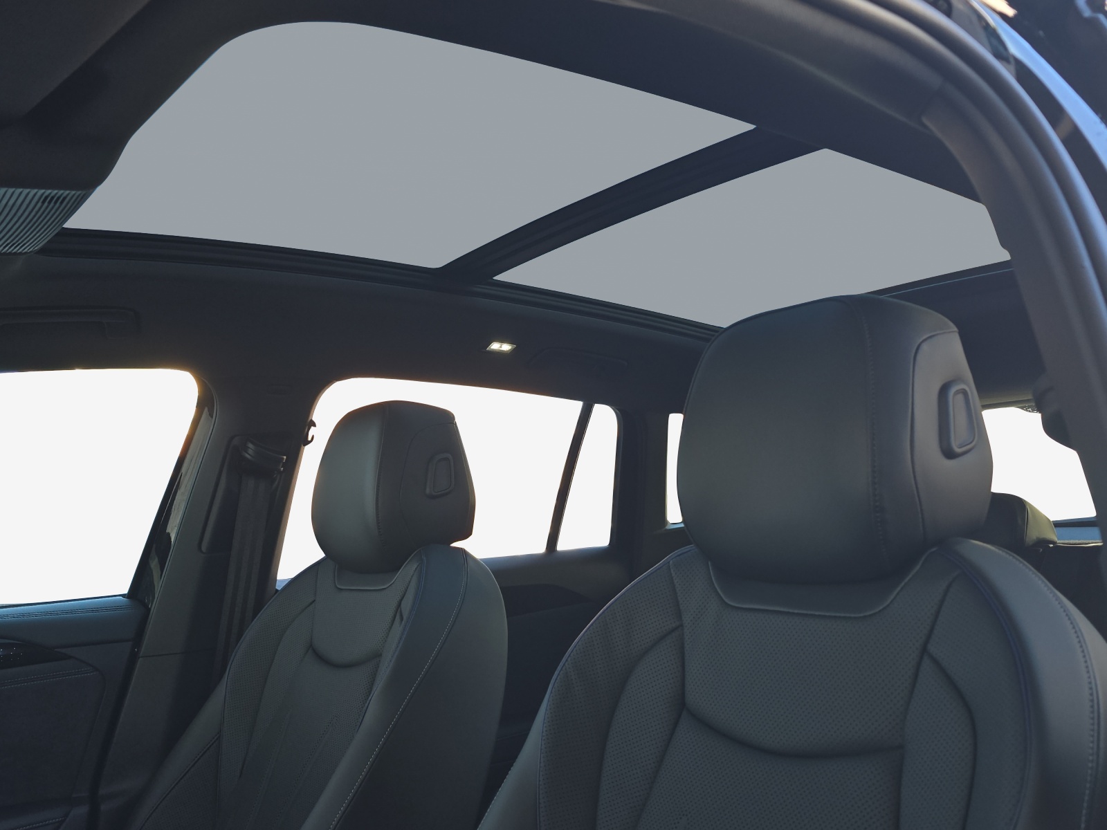 VW Tiguan 2.0 TSI DSG R-Line United 4Motion-image-14