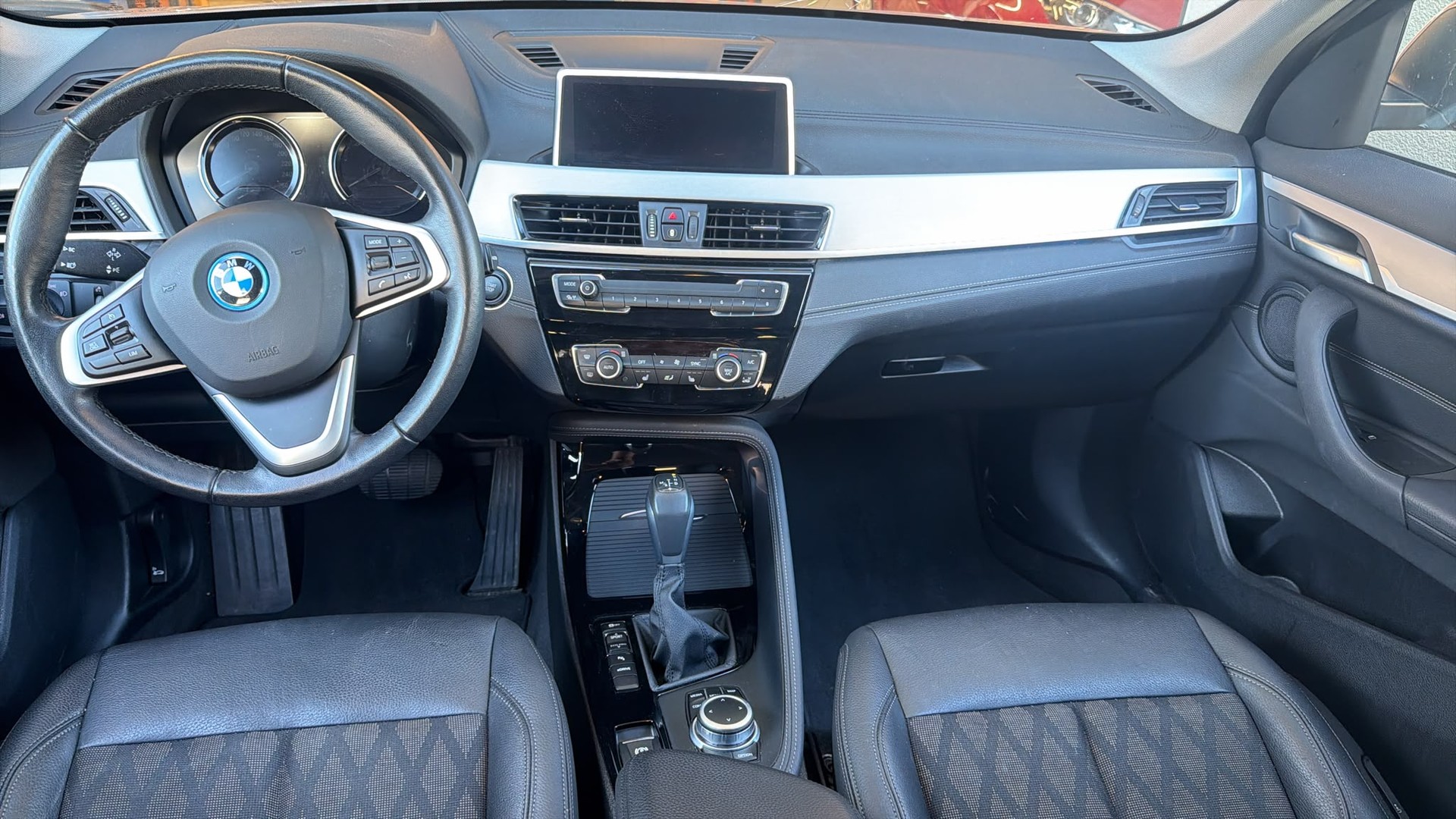 BMW X1 xDrive 25e xLine Steptronic-image-10