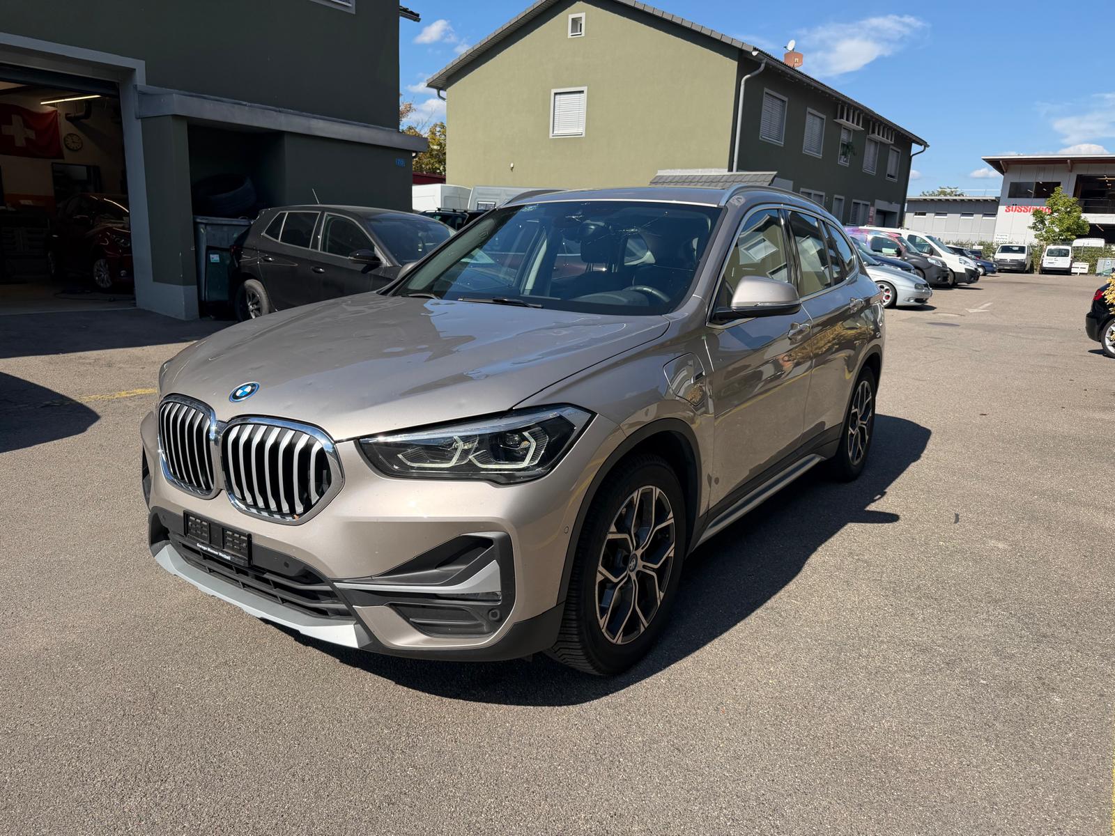 BMW X1 xDrive 25e xLine Steptronic-image-4