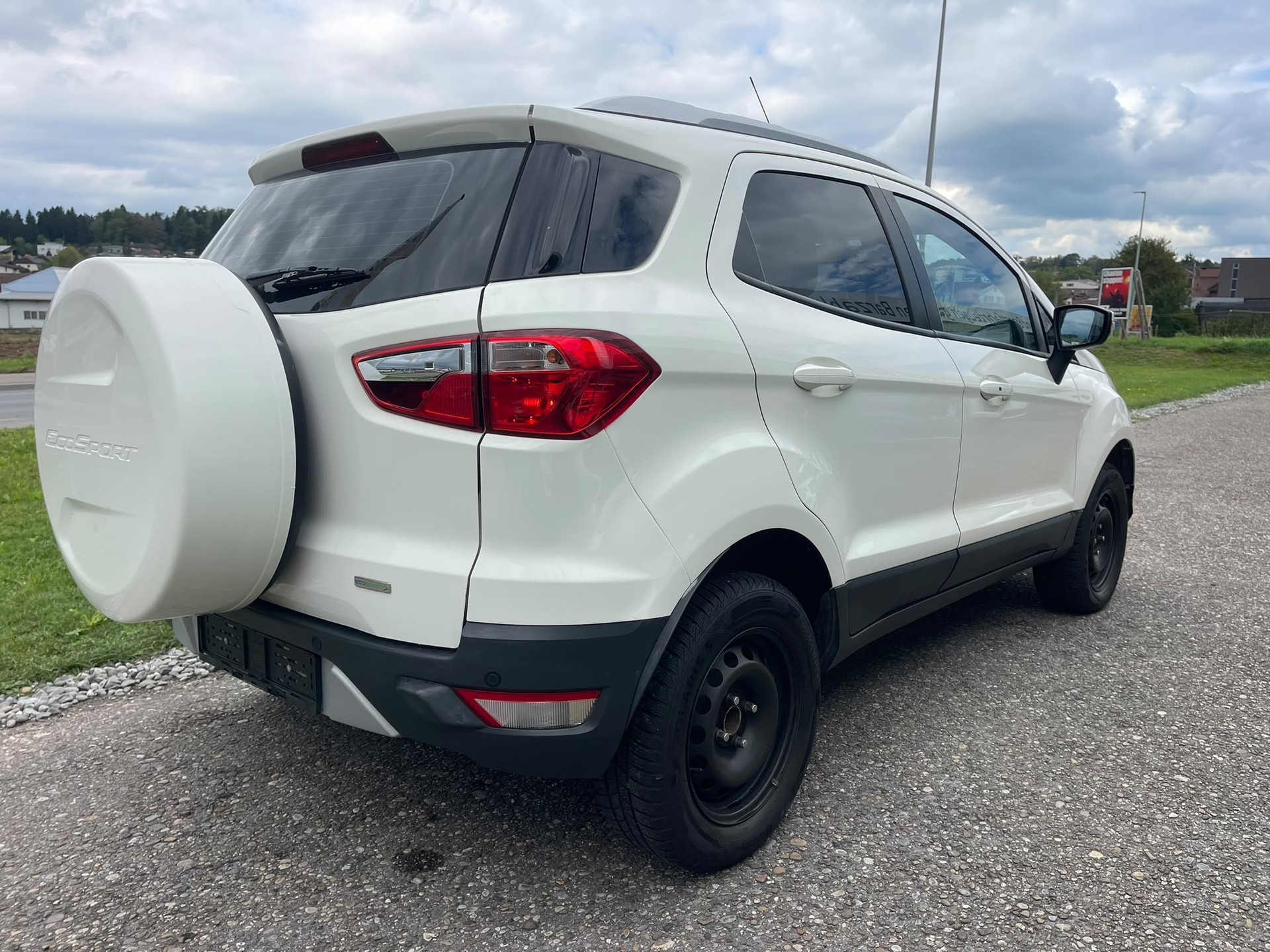 FORD EcoSport 1.0 SCTi Titanium-image-3