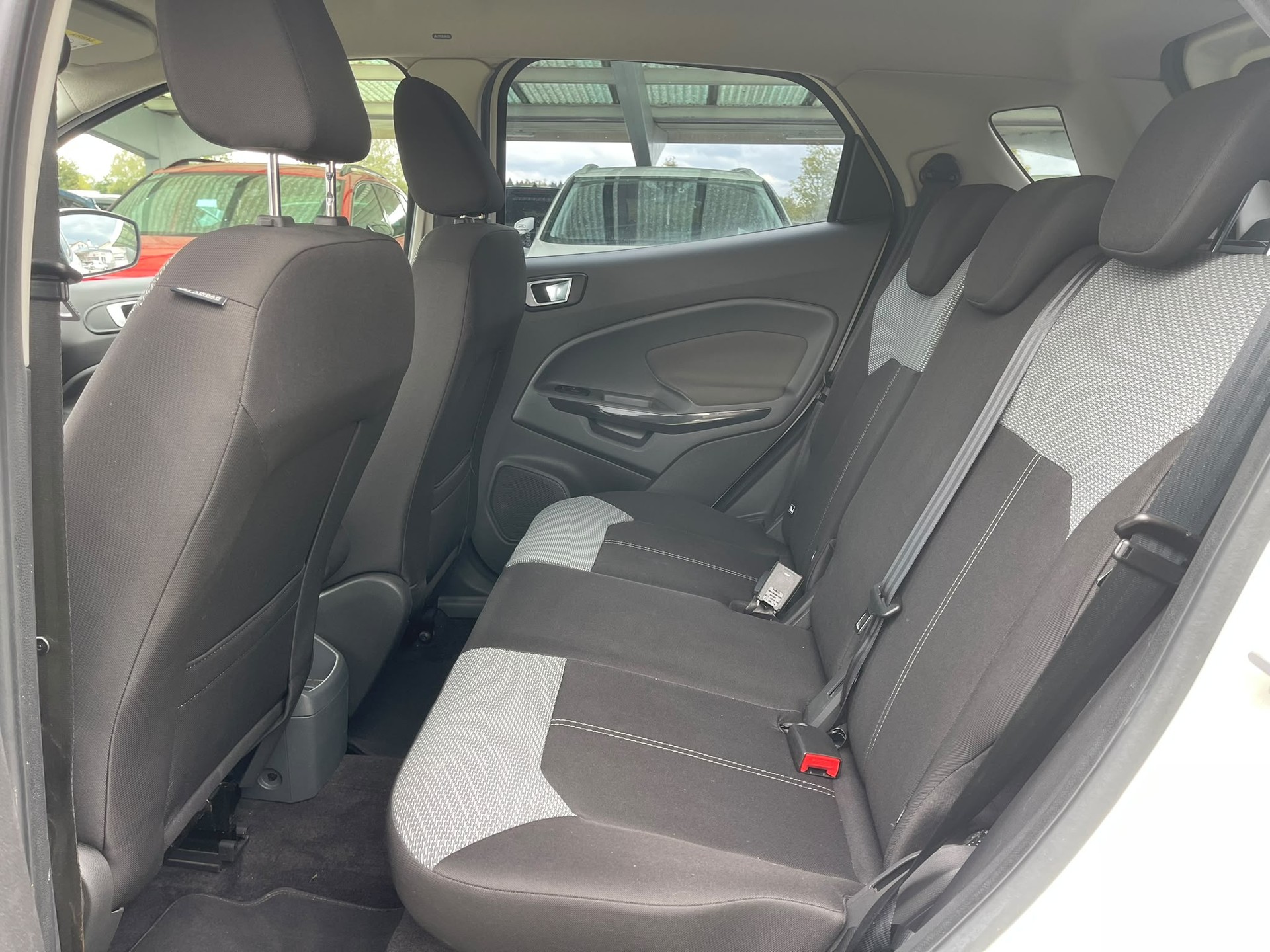 FORD EcoSport 1.0 SCTi Titanium-image-11