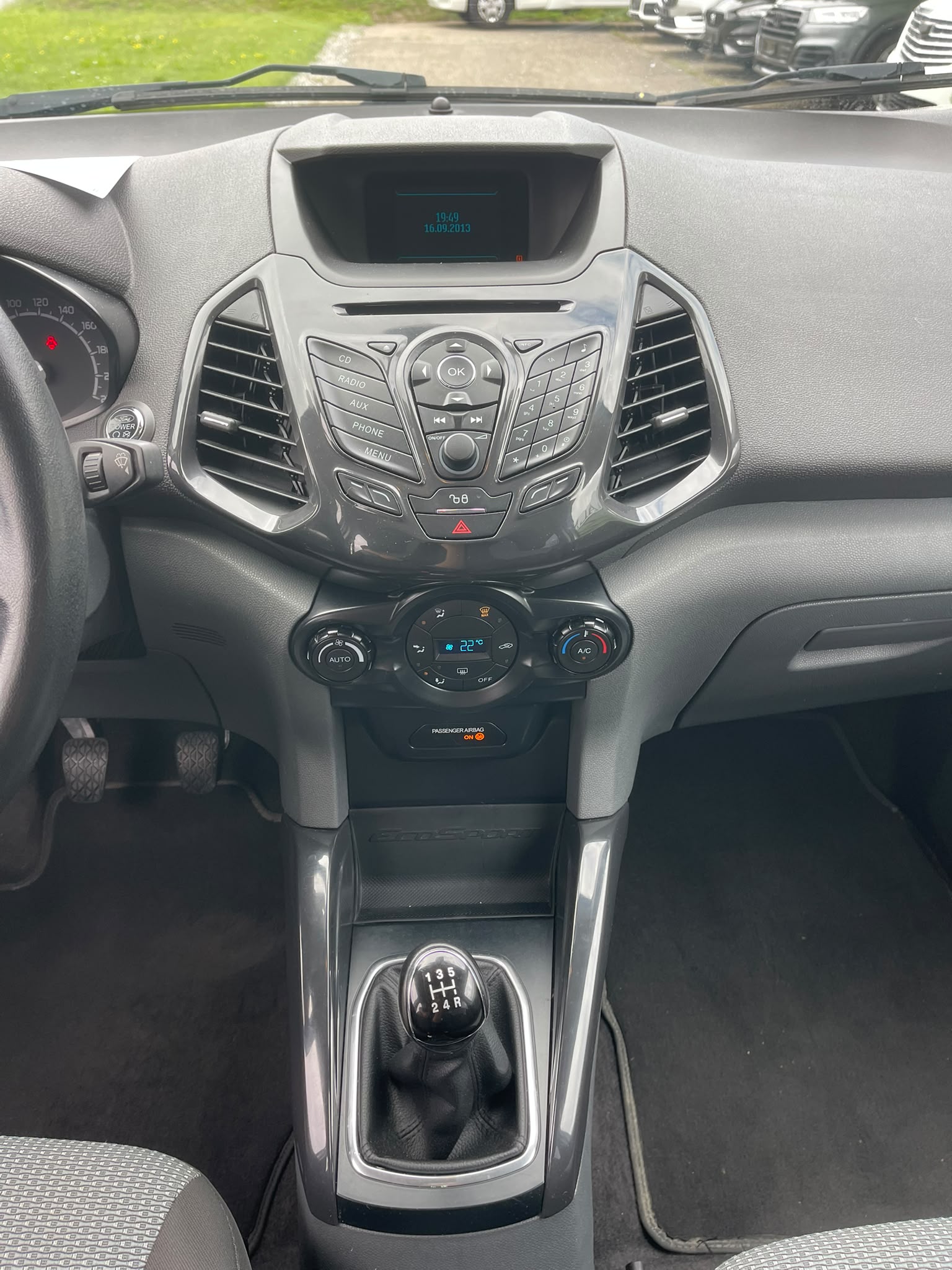 FORD EcoSport 1.0 SCTi Titanium-image-8
