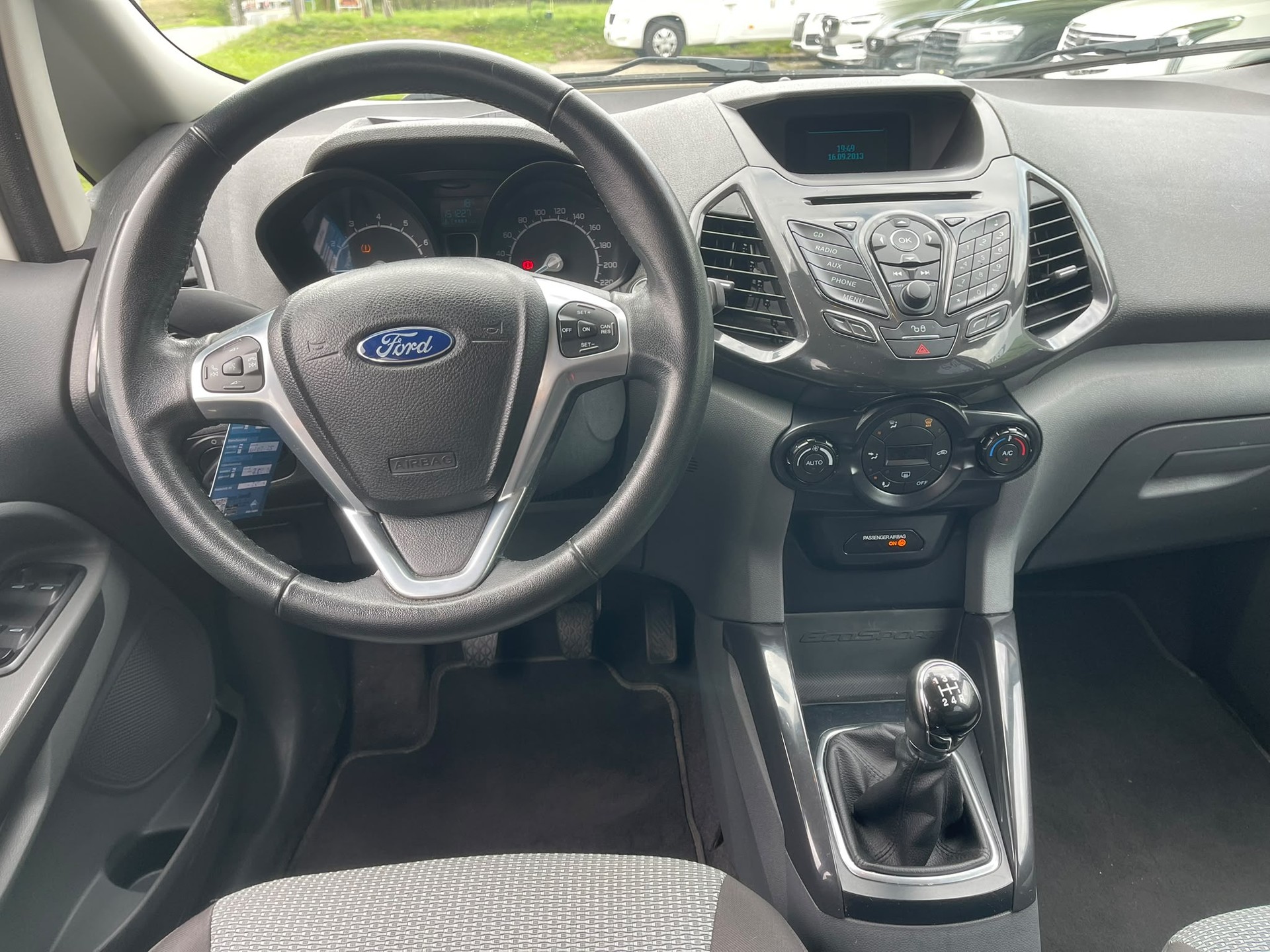 FORD EcoSport 1.0 SCTi Titanium-image-7