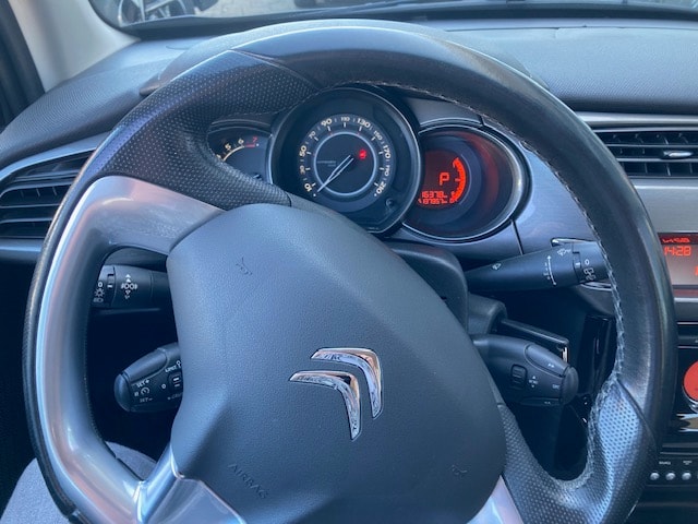 CITROEN C3 1.6i 16V Exclusive Automatic-image-13