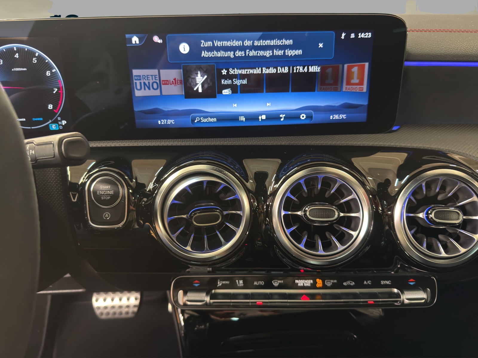 MERCEDES-BENZ CLA 35 4M - AMG / 360 Grad Kamera / Panorama-Dach / Soundsystem-image-11