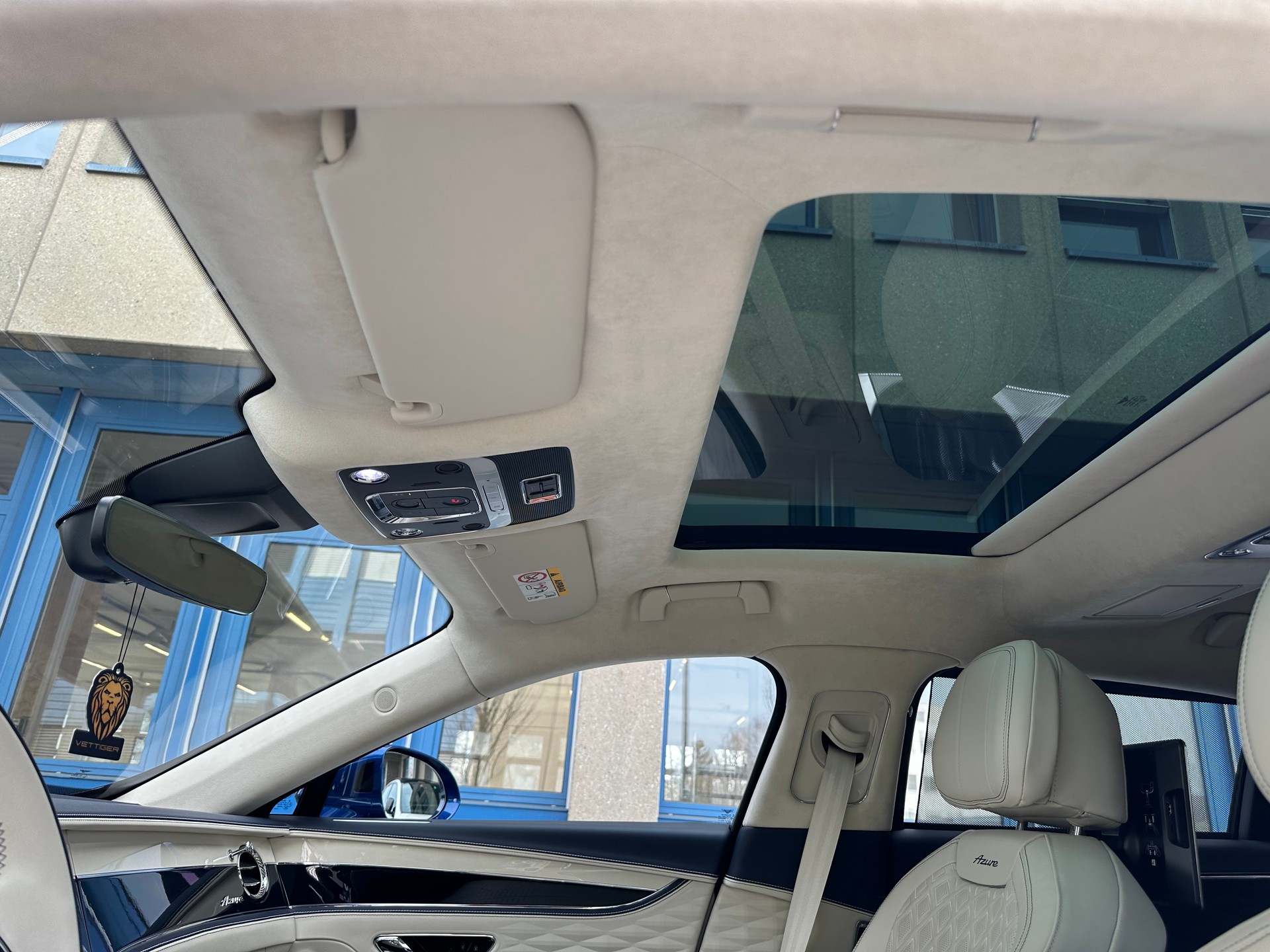 BENTLEY 4.0 V8 Azure-image-9