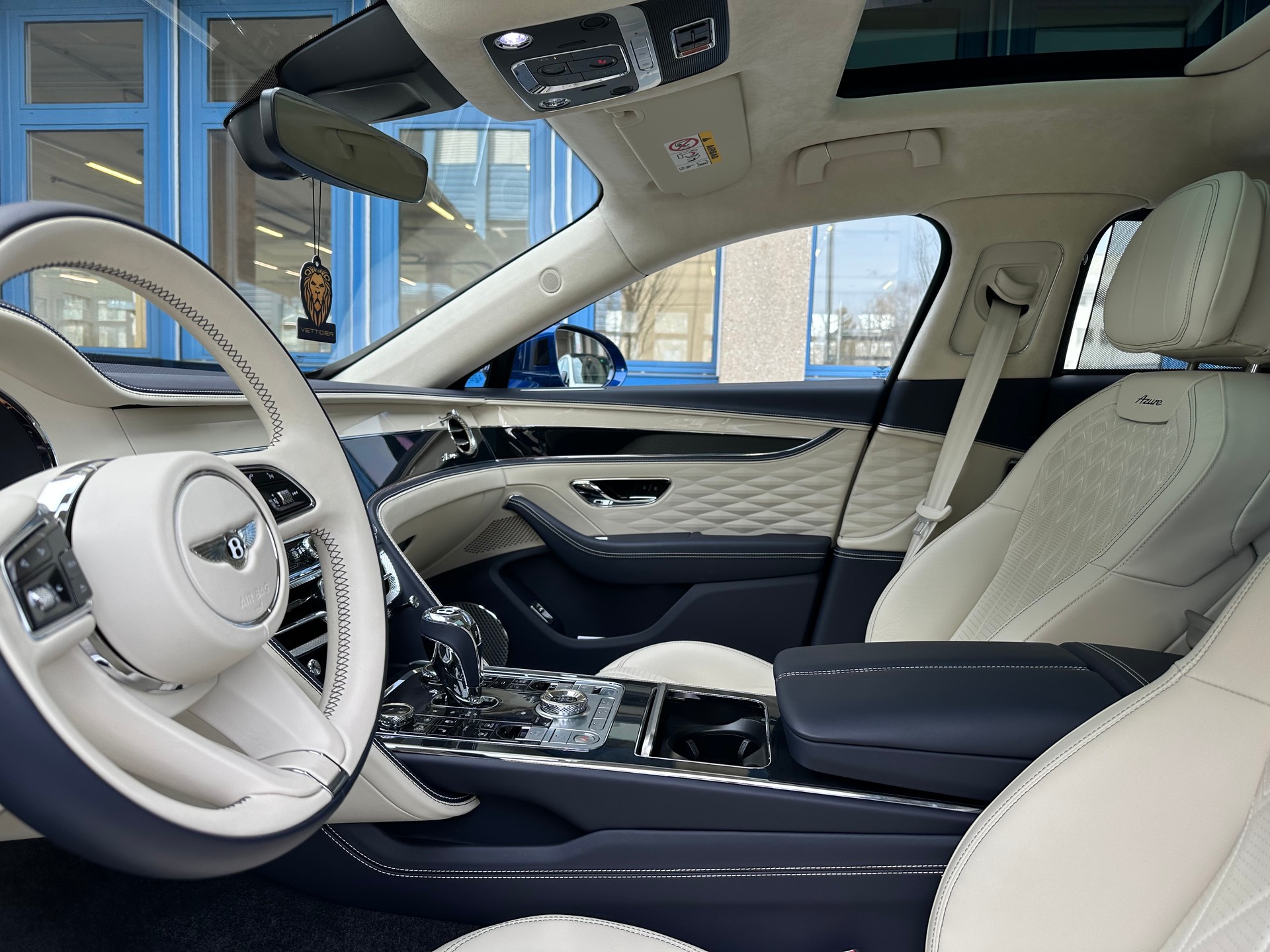 BENTLEY 4.0 V8 Azure-image-8